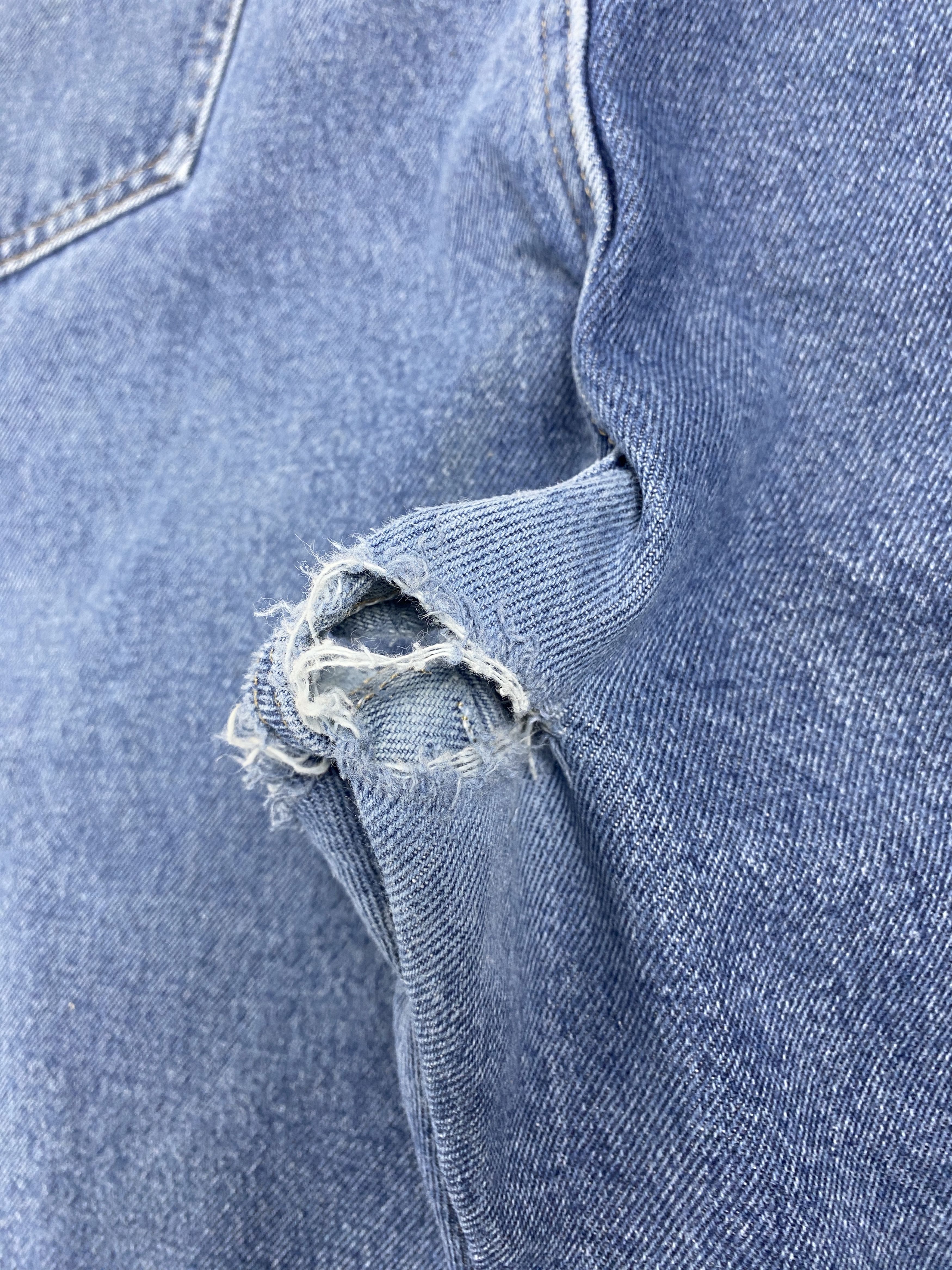 Vintage Vintage Wrangler Straight Cut Distressed Blue Jeans Size US 43 - 7 Thumbnail