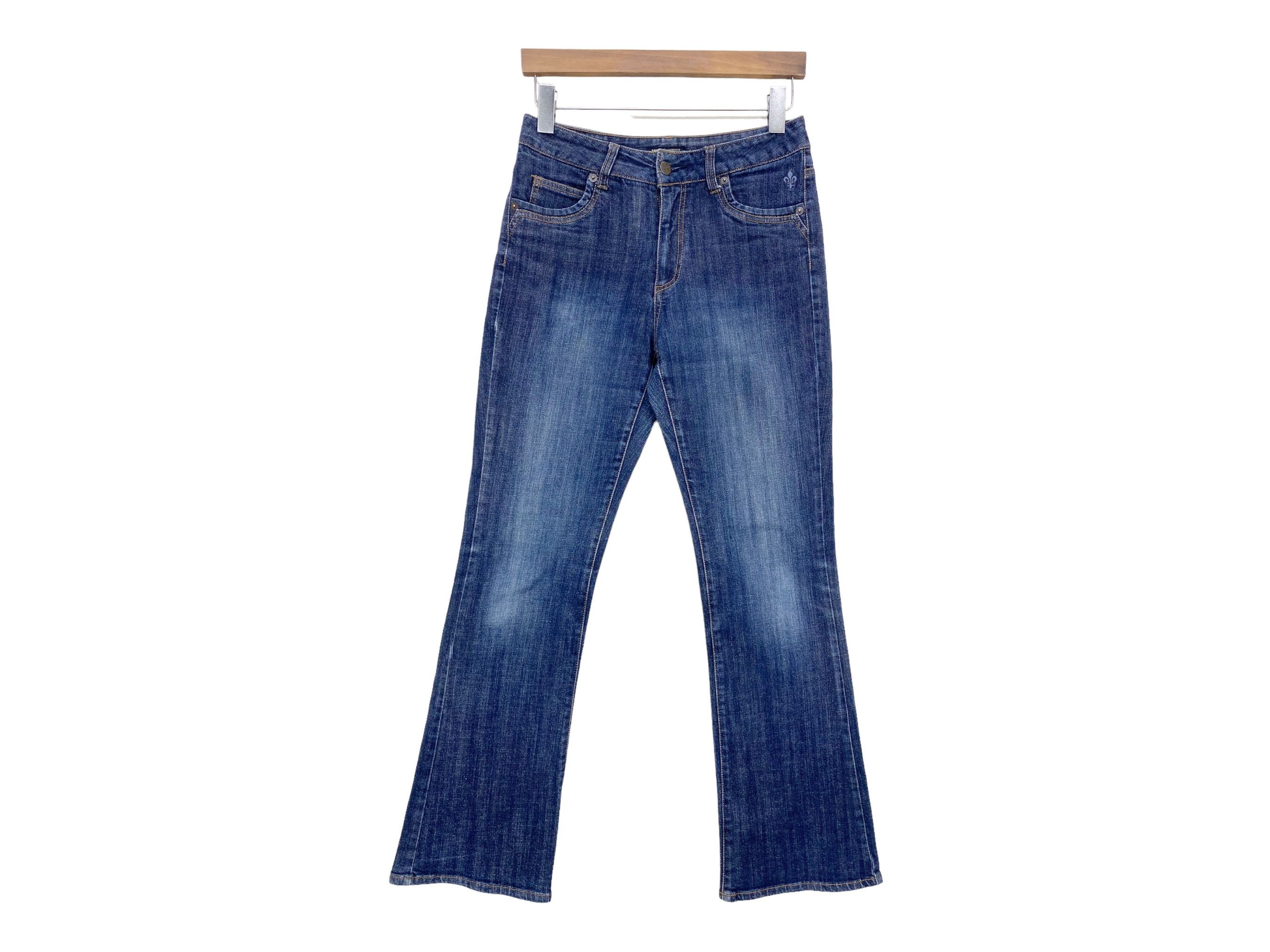 image of Art Michiko London Flare Jeans Bootcut Jeans in Blue, Women's (Size 28)