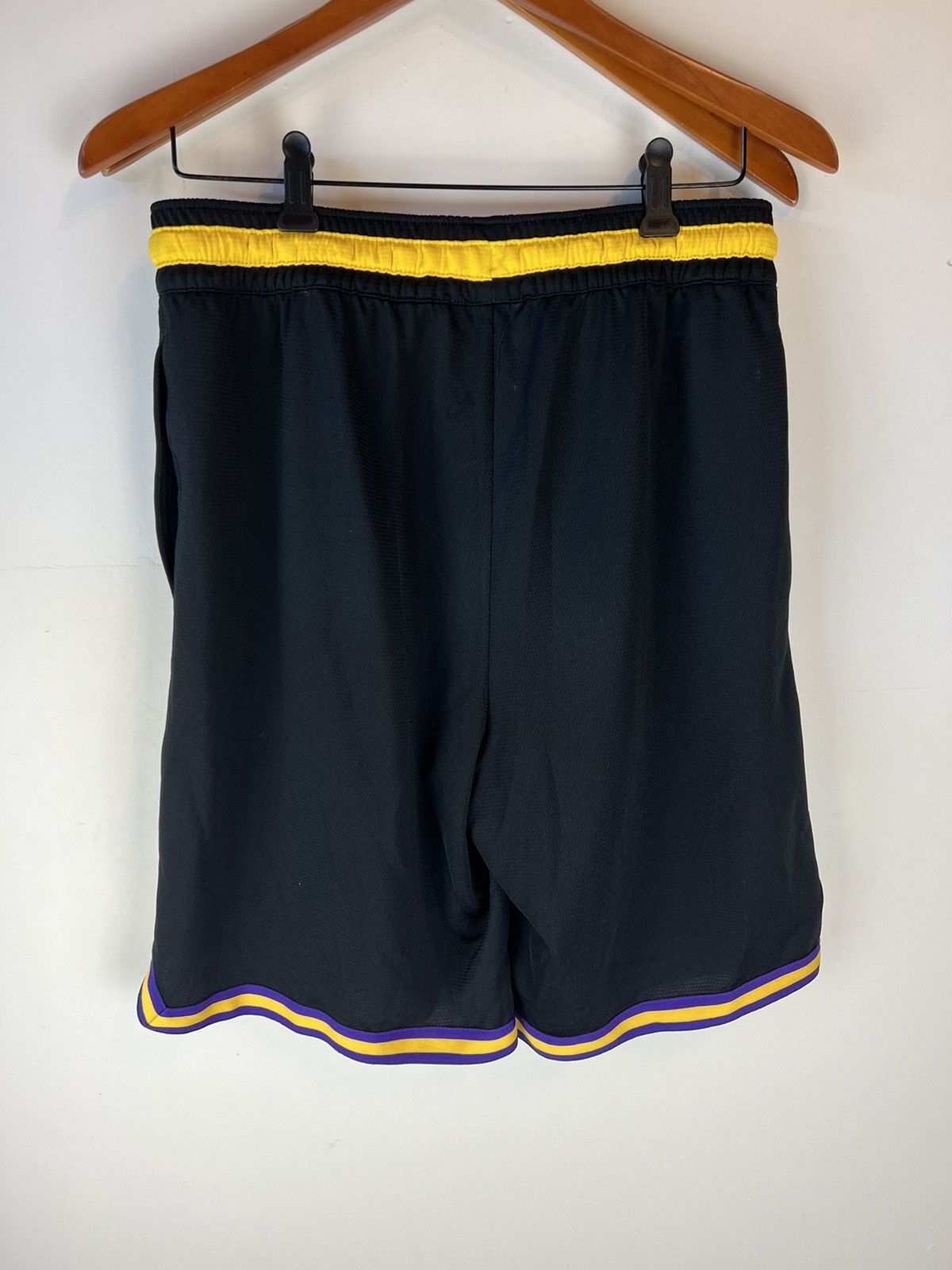 NBA Nike Los Angeles Lakers 75 Dri Fit Basketball Shorts Size US 32 / EU 48 - 2 Thumbnail