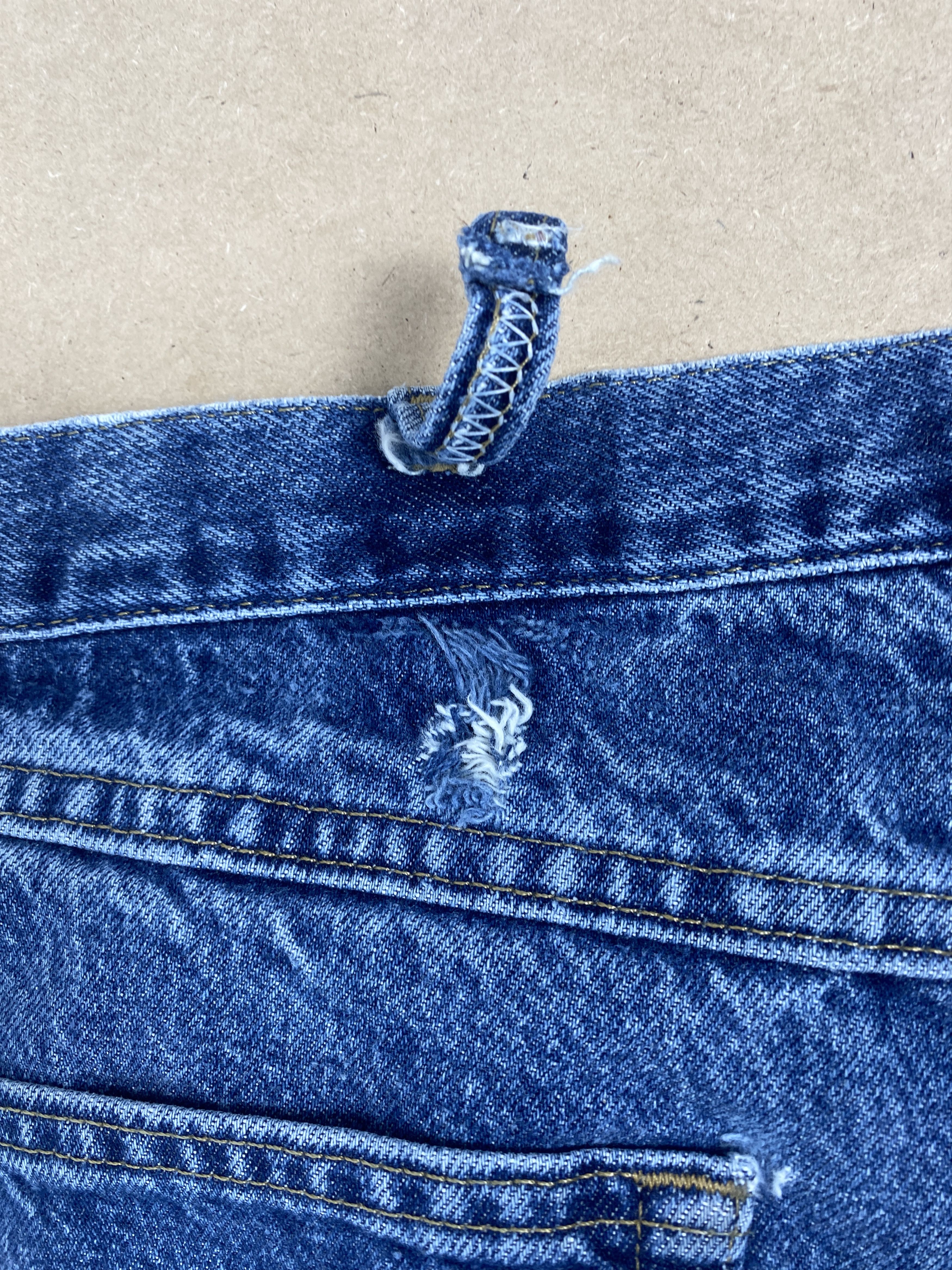 Vintage Vintage Wrangler Straight Cut Distressed Faded Blue Jeans Size US 35 - 8 Thumbnail