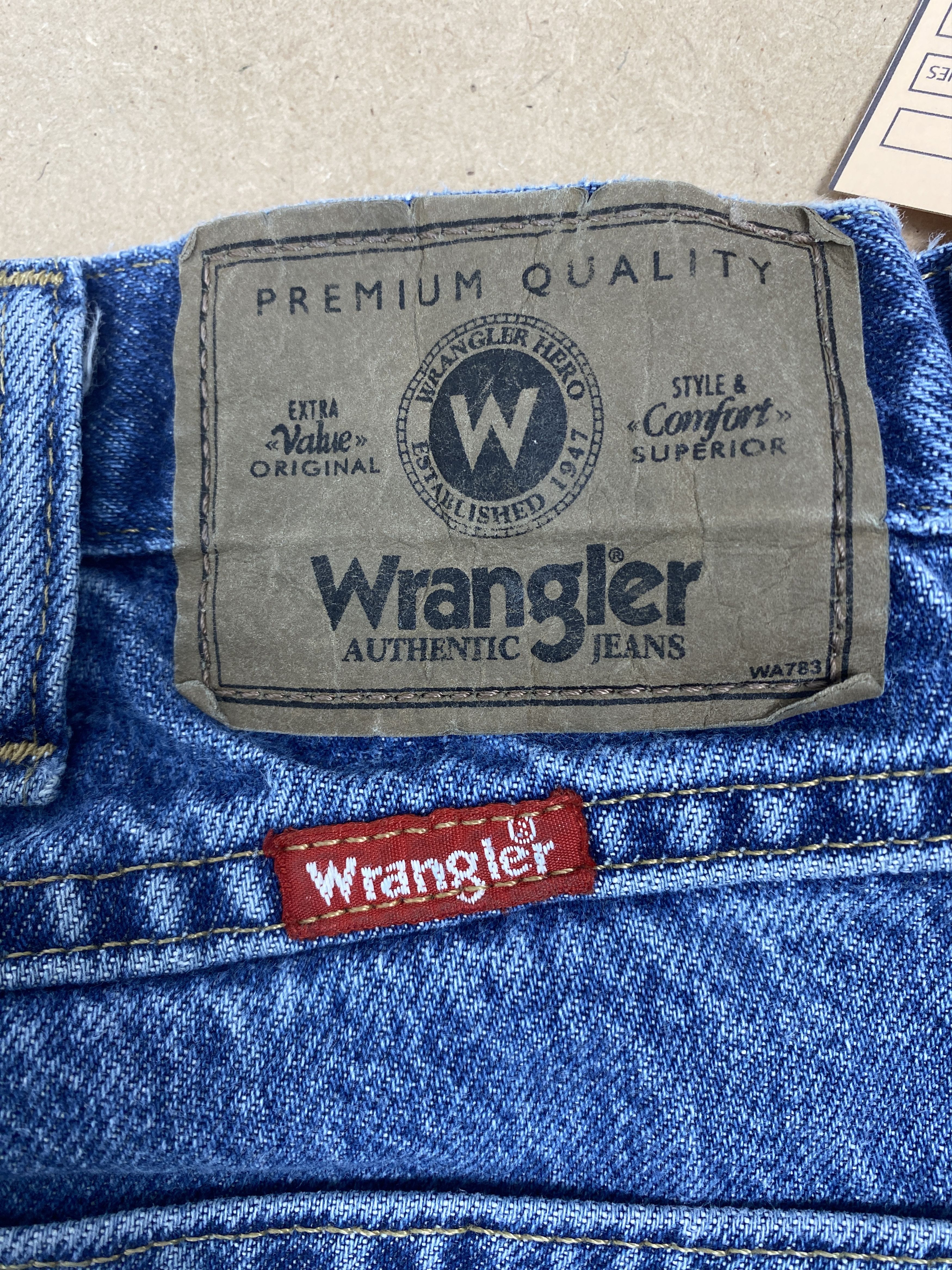 Vintage Vintage Wrangler Straight Cut Distressed Faded Blue Jeans Size US 35 - 9 Thumbnail