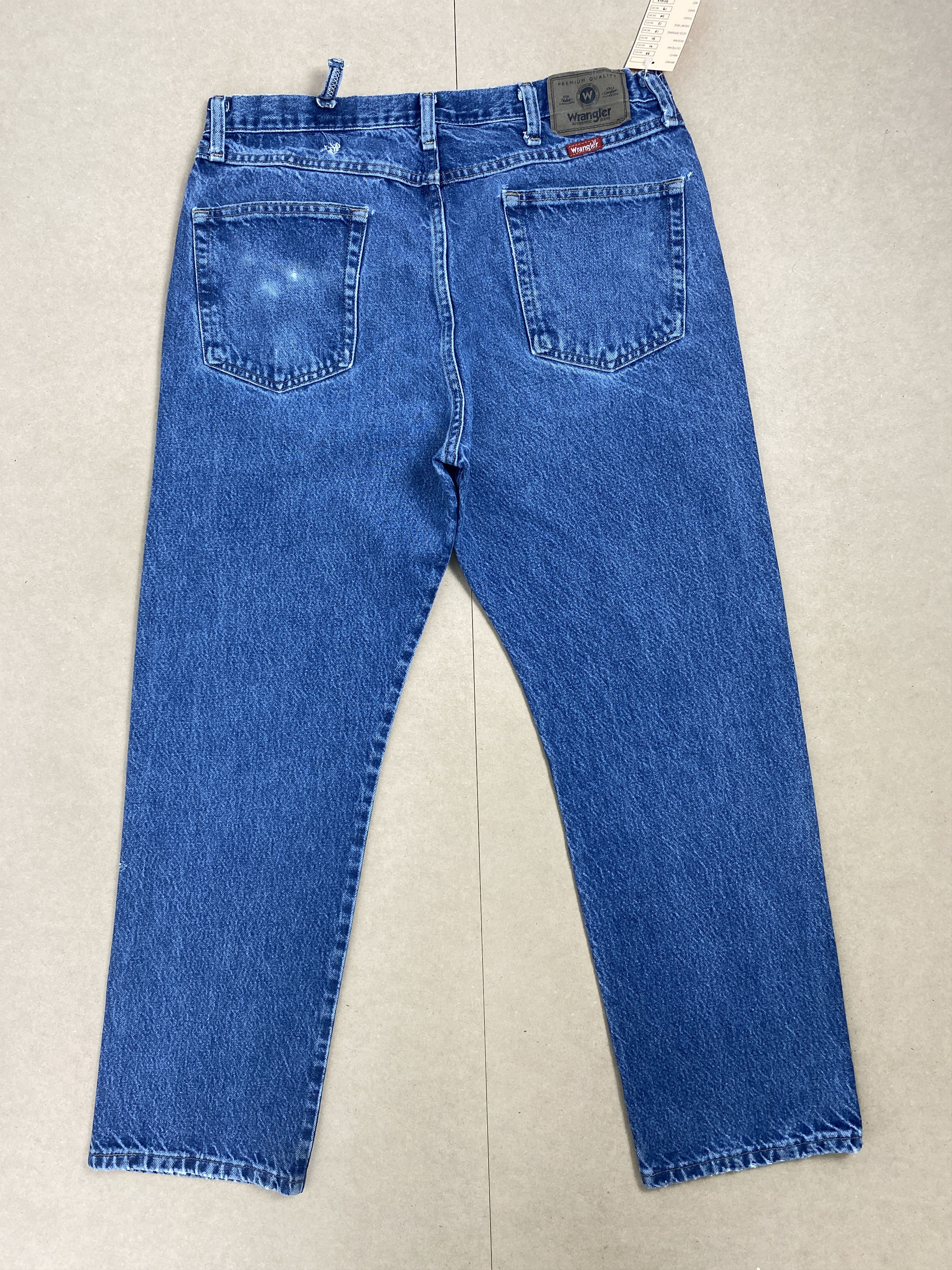 Vintage Vintage Wrangler Straight Cut Distressed Faded Blue Jeans Size US 35 - 6 Thumbnail