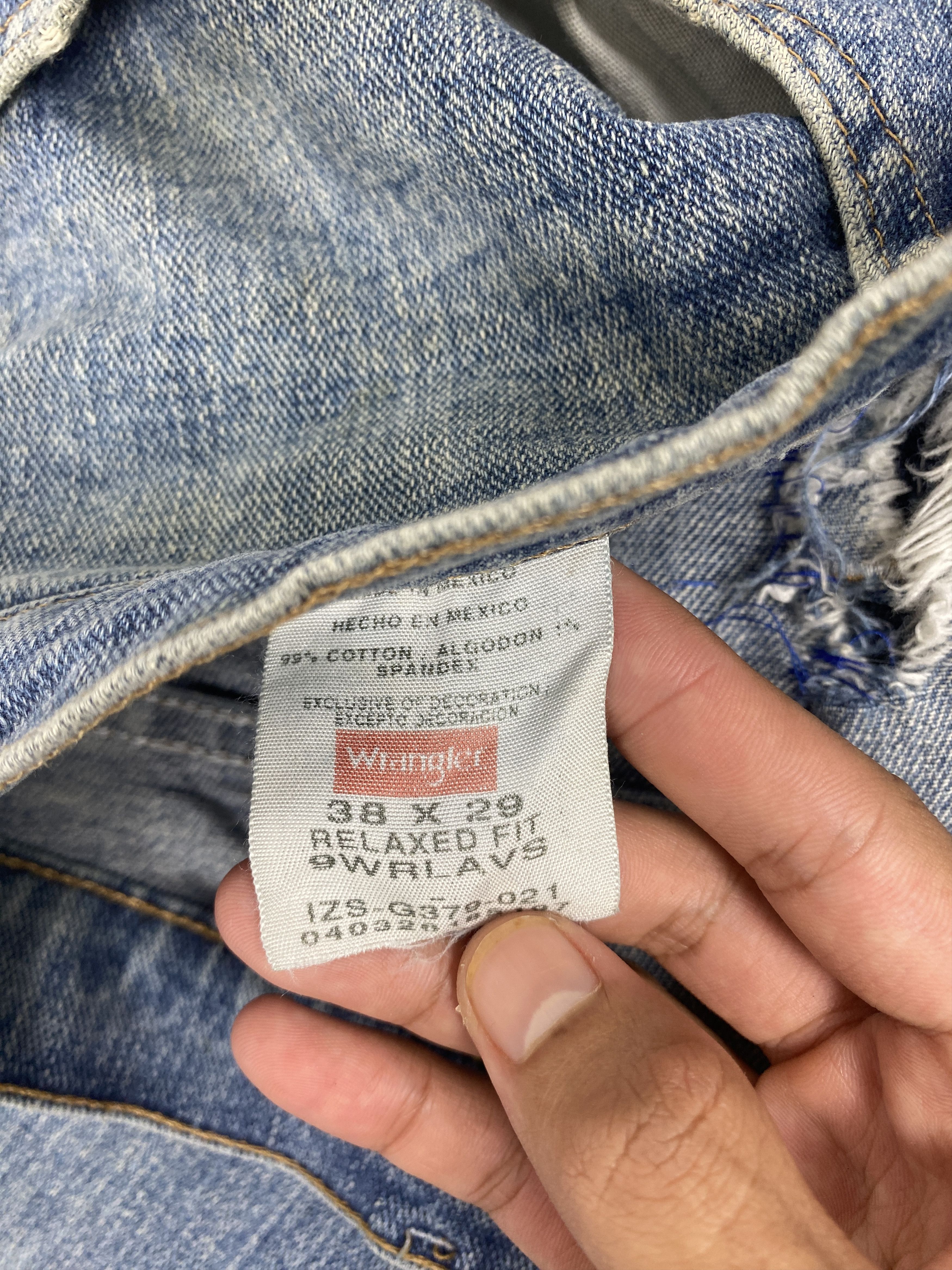Vintage Vintage Wrangler Straight Cut Faded Mid Wash Jeans Size US 40 / EU 56 - 9 Thumbnail