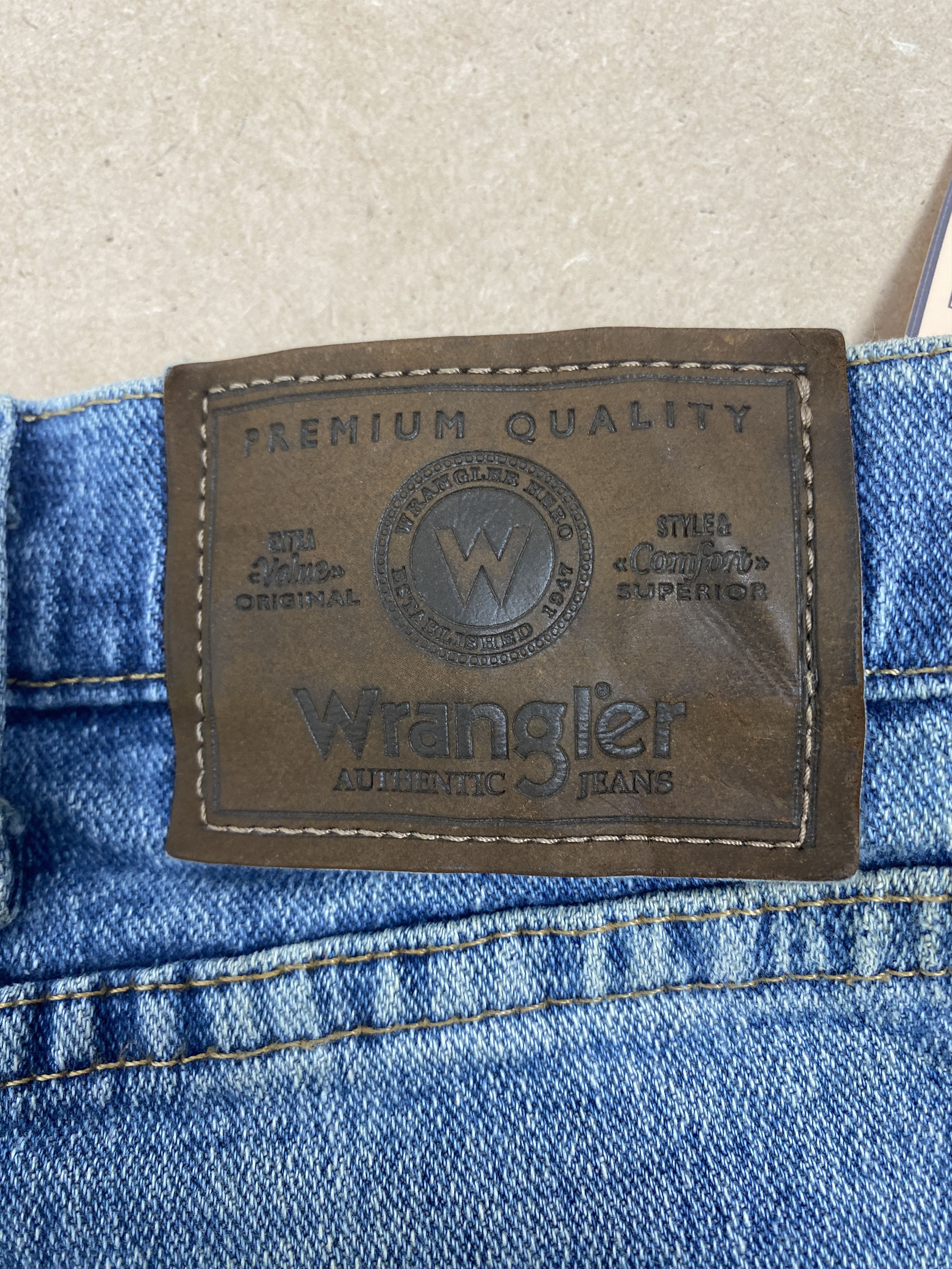Vintage Vintage Wrangler Straight Cut Faded Mid Wash Jeans Size US 40 / EU 56 - 8 Thumbnail