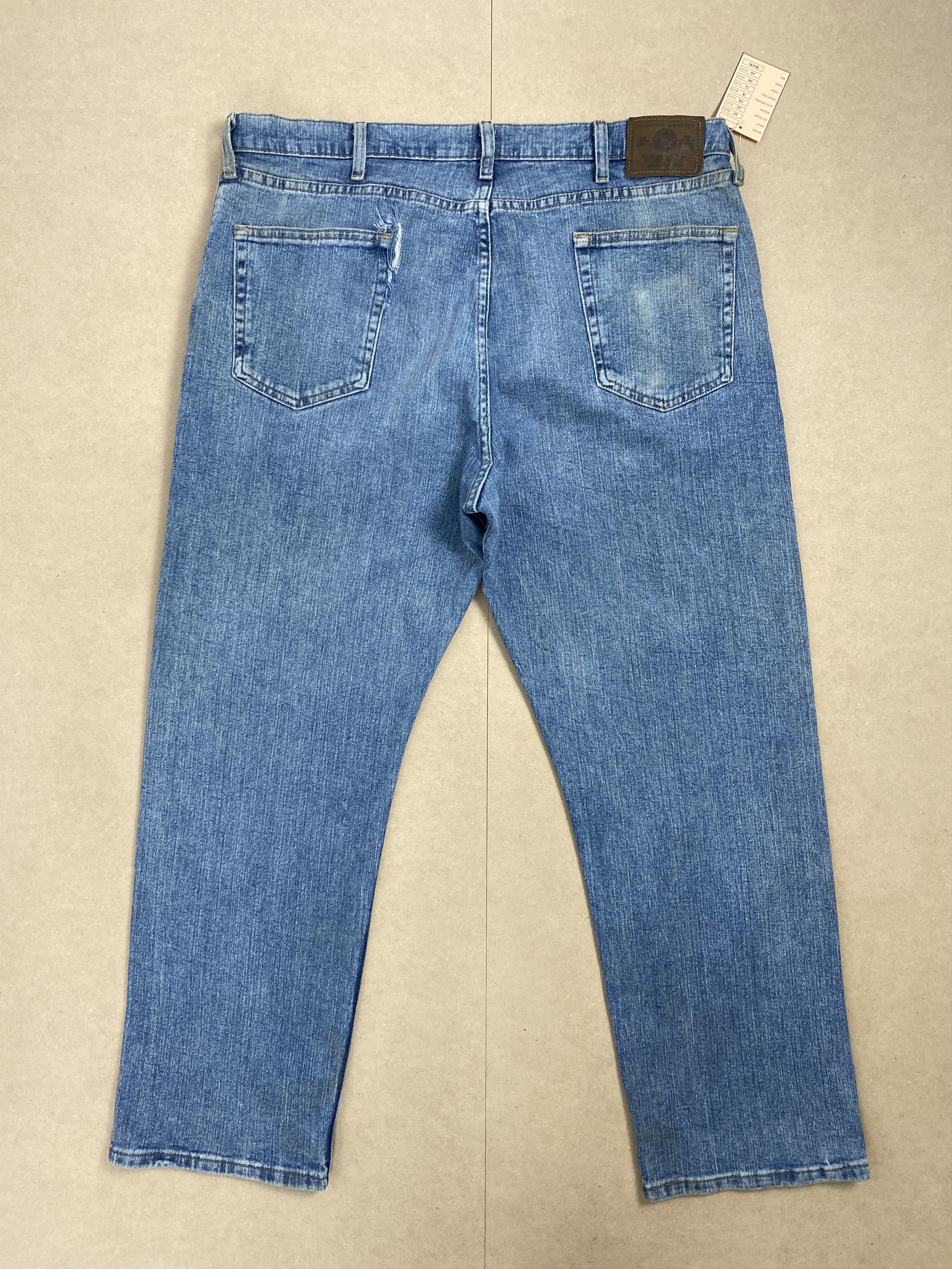 Vintage Vintage Wrangler Straight Cut Faded Mid Wash Jeans Size US 40 / EU 56 - 5 Thumbnail