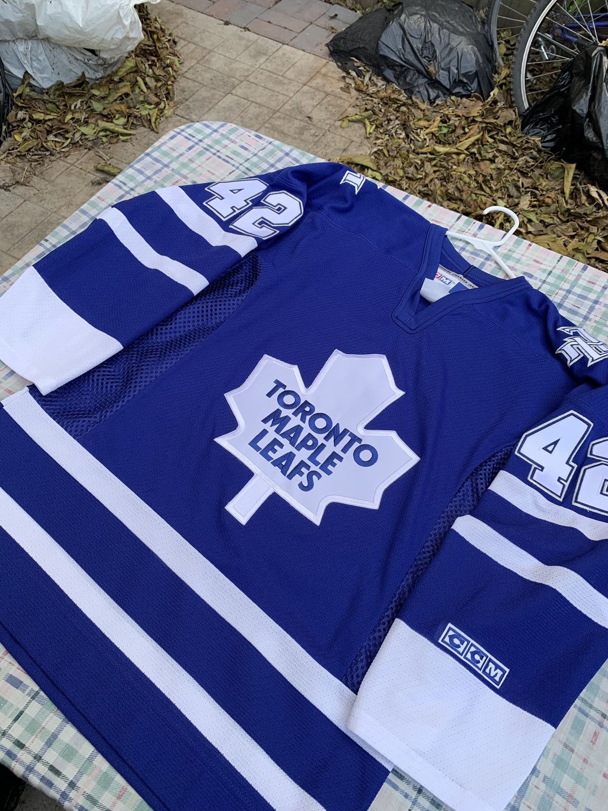 NHL CCM Toronto Maple Leafs “Kyle Wellwood” NHL Jersey Size US S / EU 44-46 / 1 - 2 Thumbnail