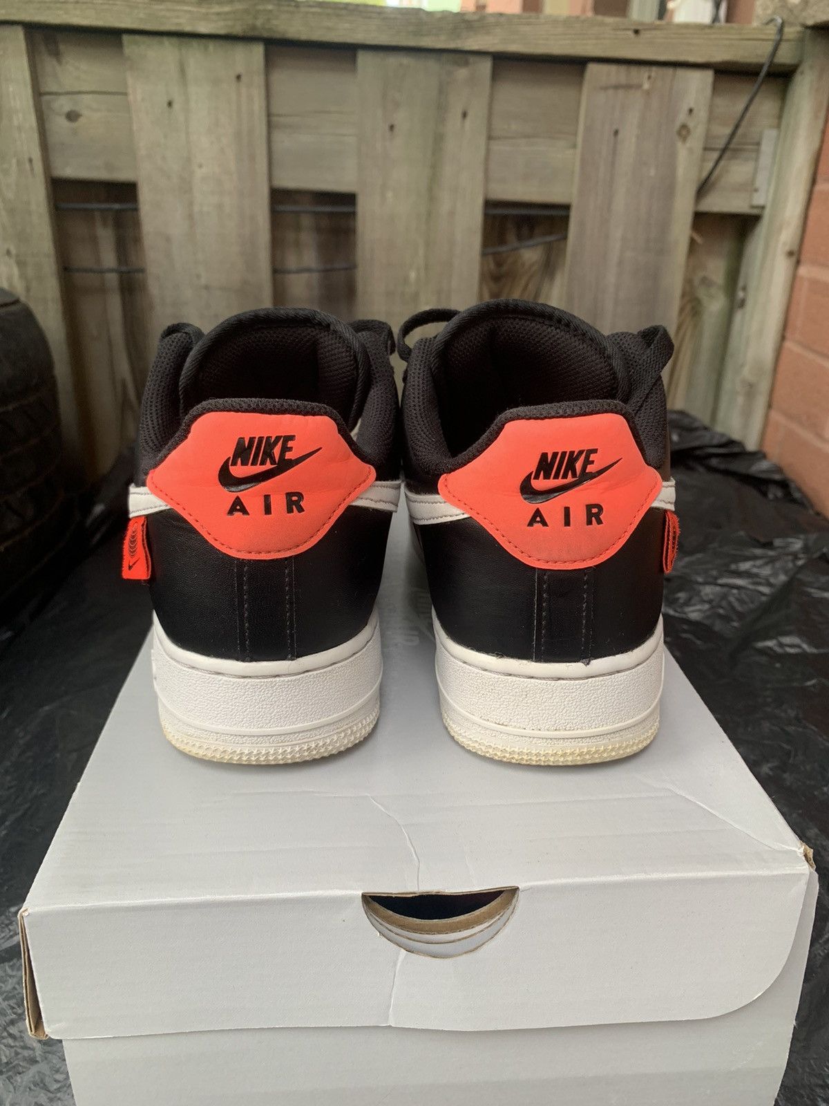 Nike Air Force 1 Low Worldwide Pack Black | White-Flash crimson Size US 8 / EU 41 - 3 Thumbnail