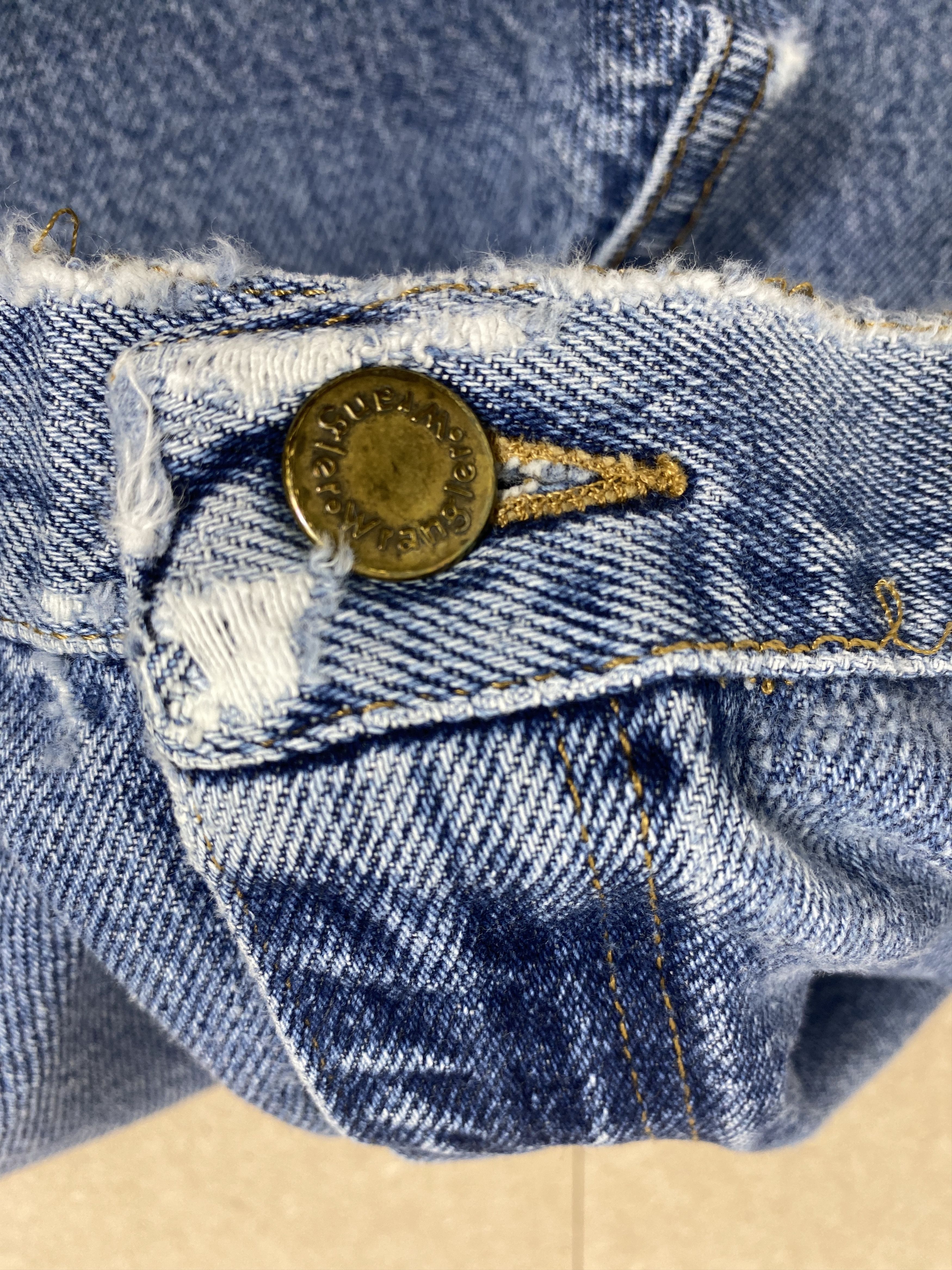 Vintage Vintage Wrangler Straight Cut Light Wash Jeans Size US 34 / EU 50 - 12 Thumbnail