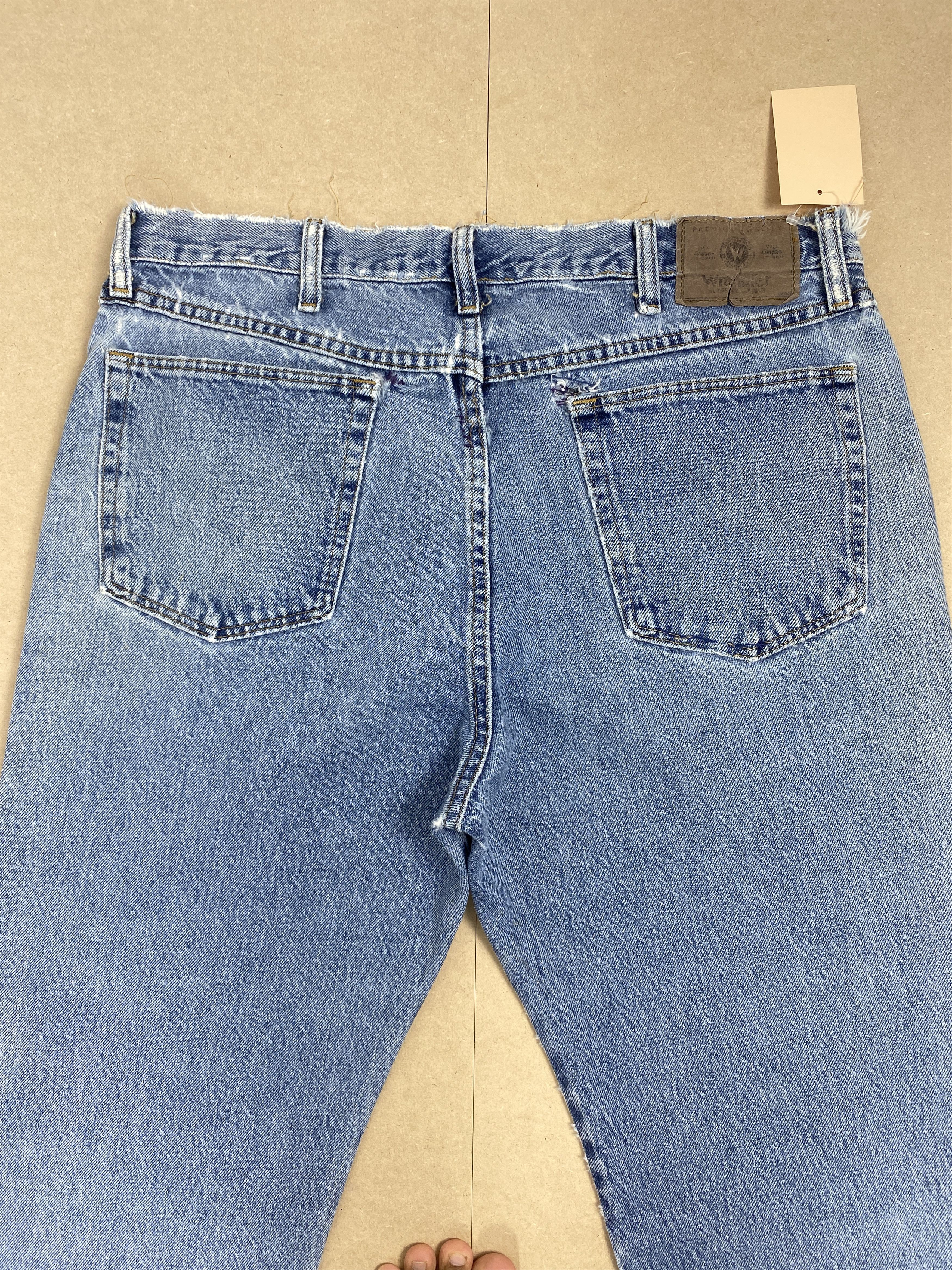 Vintage Vintage Wrangler Straight Cut Light Wash Jeans Size US 34 / EU 50 - 7 Thumbnail