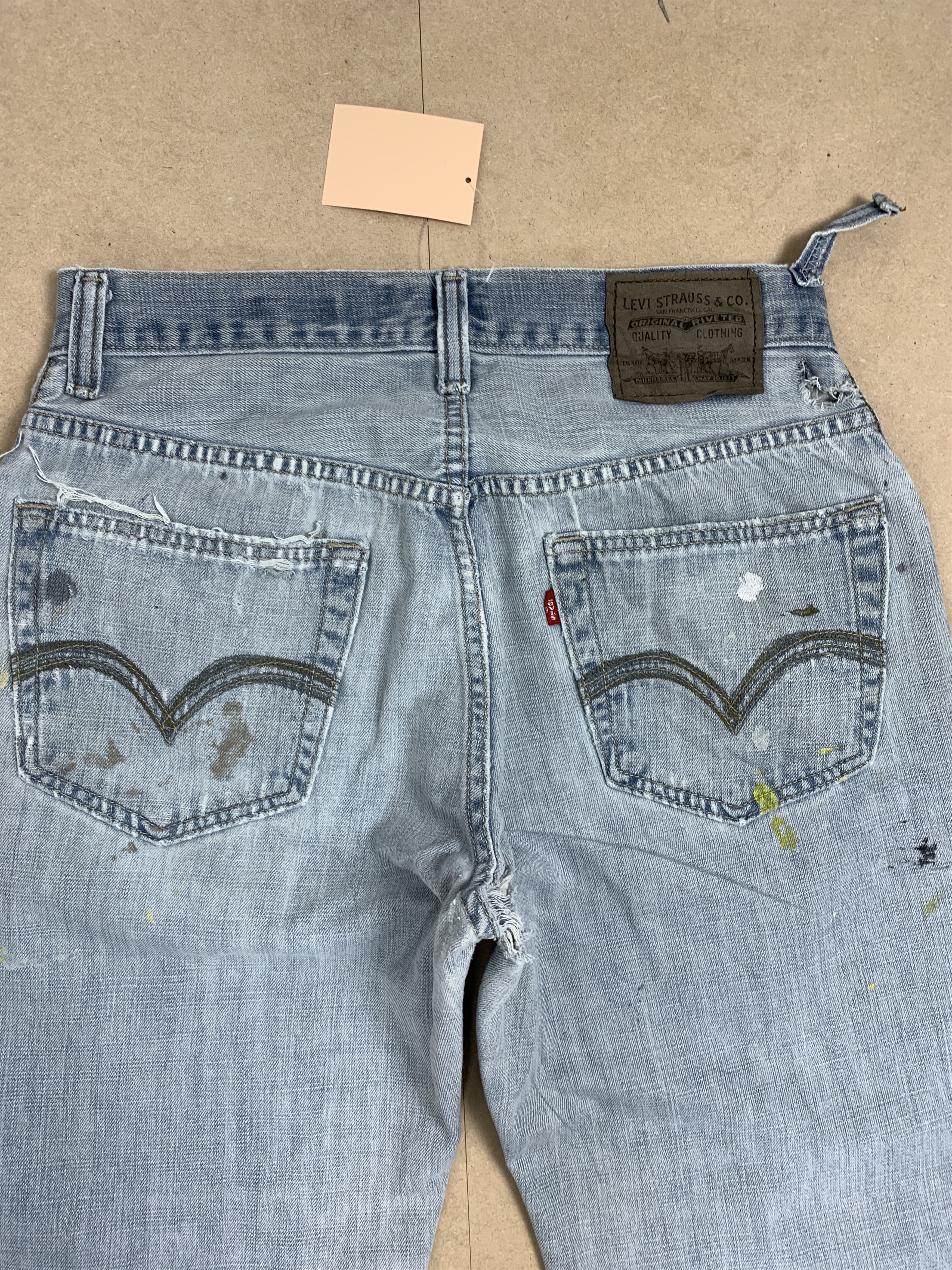 Levi's Vintage Levi's 559 VintageTag Painter Distressed Jeans P0203 Size US 29 - 11 Thumbnail