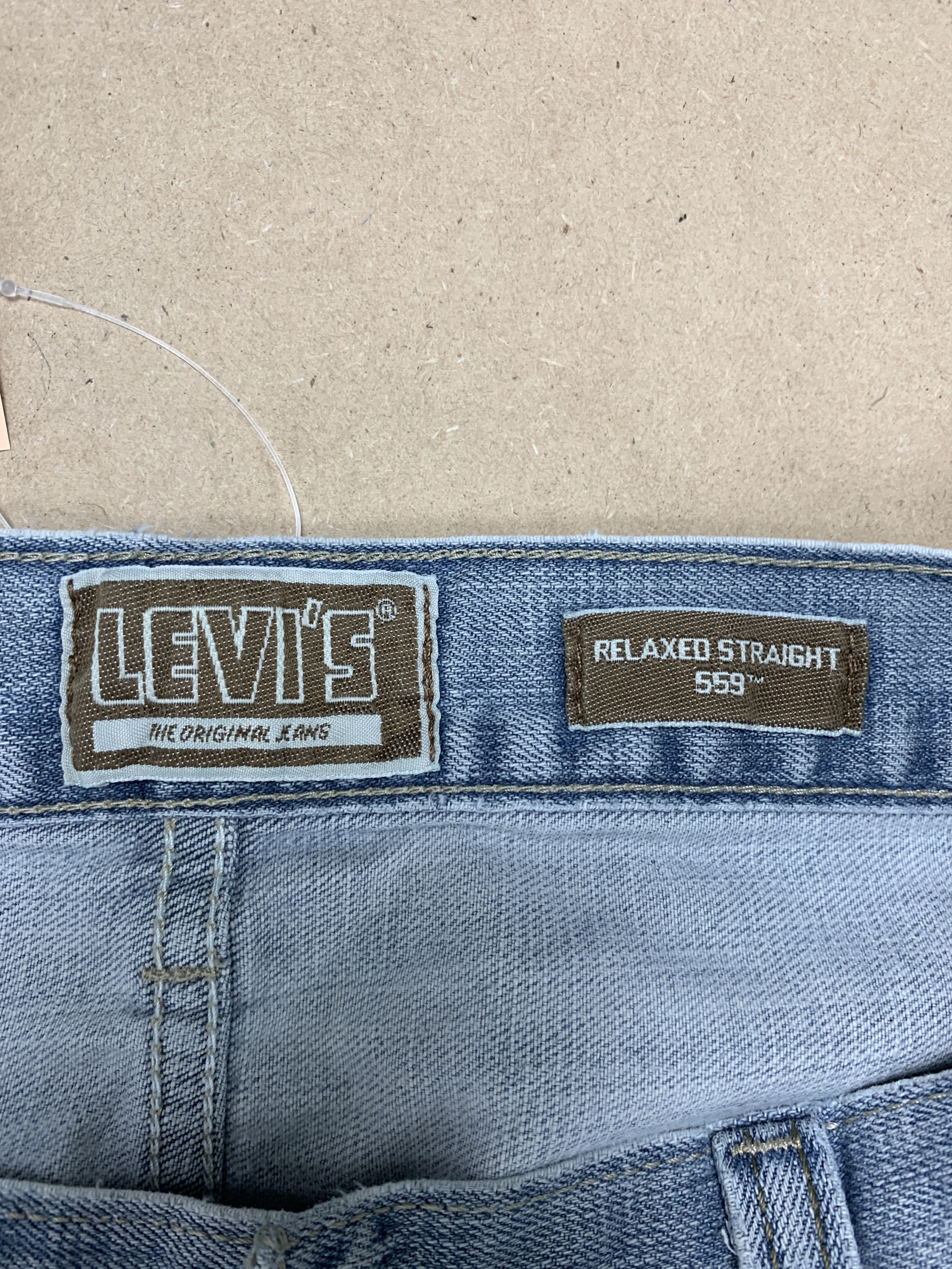 Levi's Vintage Levi's 559 VintageTag Painter Distressed Jeans P0203 Size US 29 - 20 Thumbnail