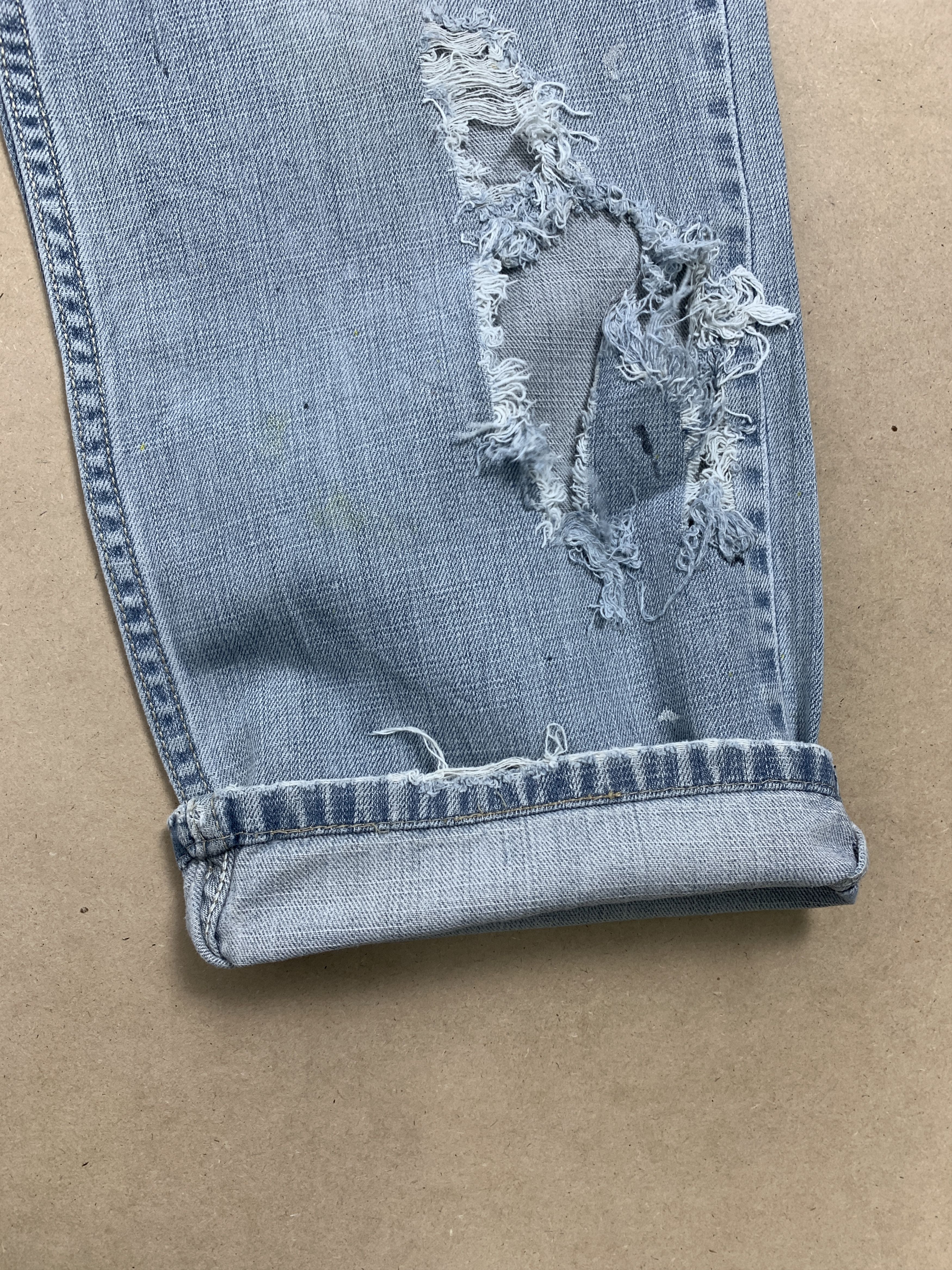 Levi's Vintage Levi's 559 VintageTag Painter Distressed Jeans P0203 Size US 29 - 9 Thumbnail