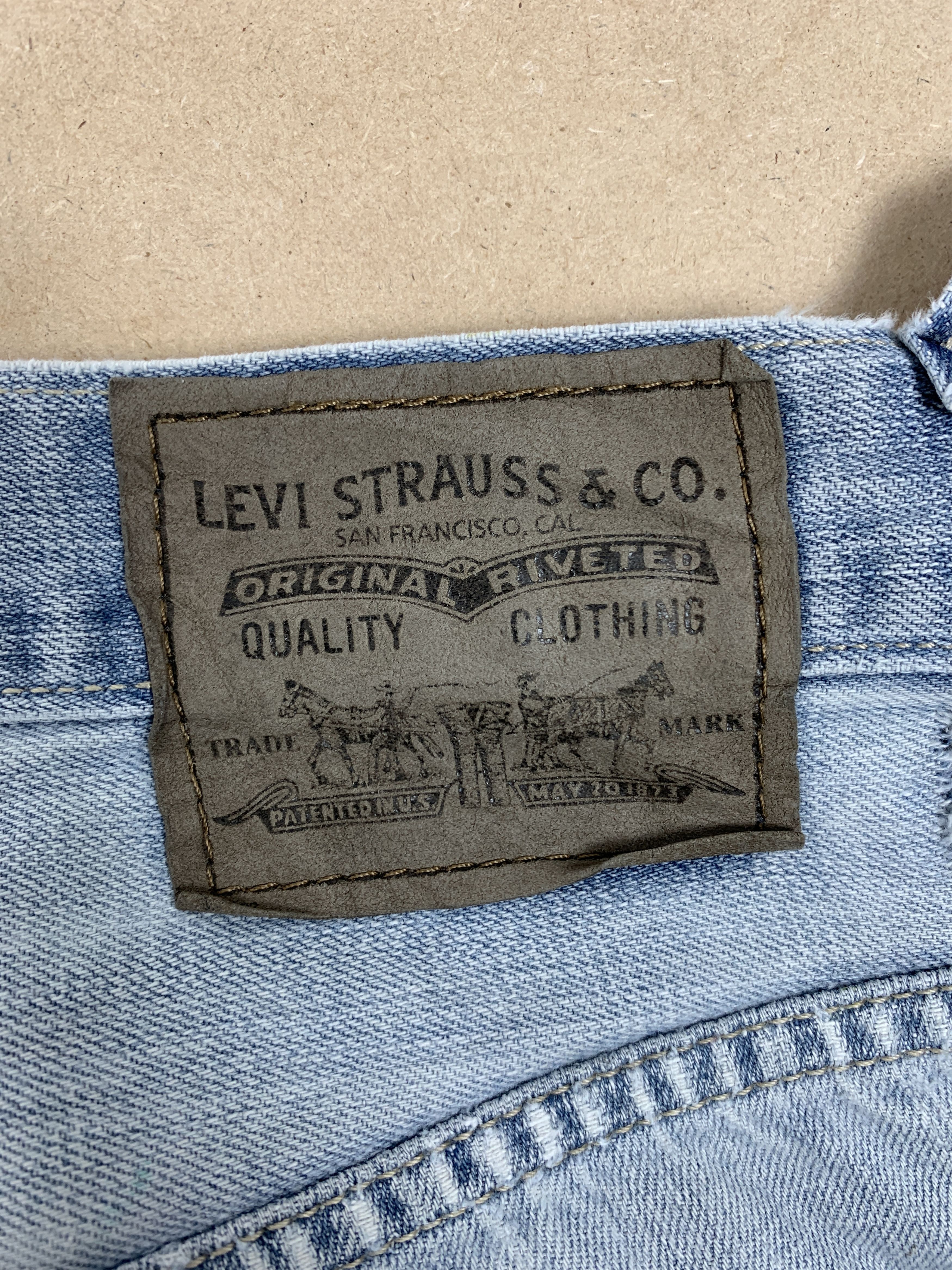 Levi's Vintage Levi's 559 VintageTag Painter Distressed Jeans P0203 Size US 29 - 15 Thumbnail