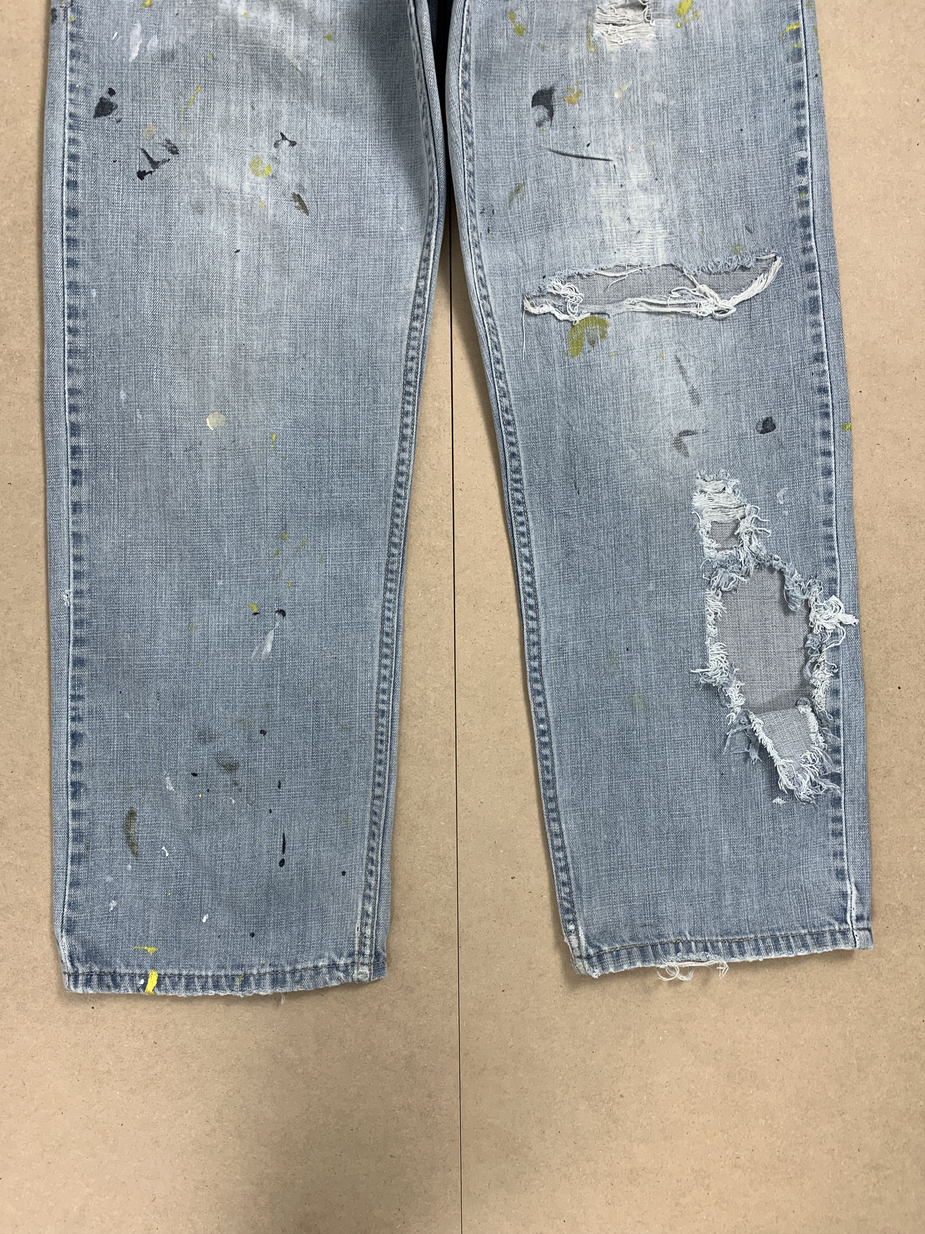 Levi's Vintage Levi's 559 VintageTag Painter Distressed Jeans P0203 Size US 29 - 7 Thumbnail