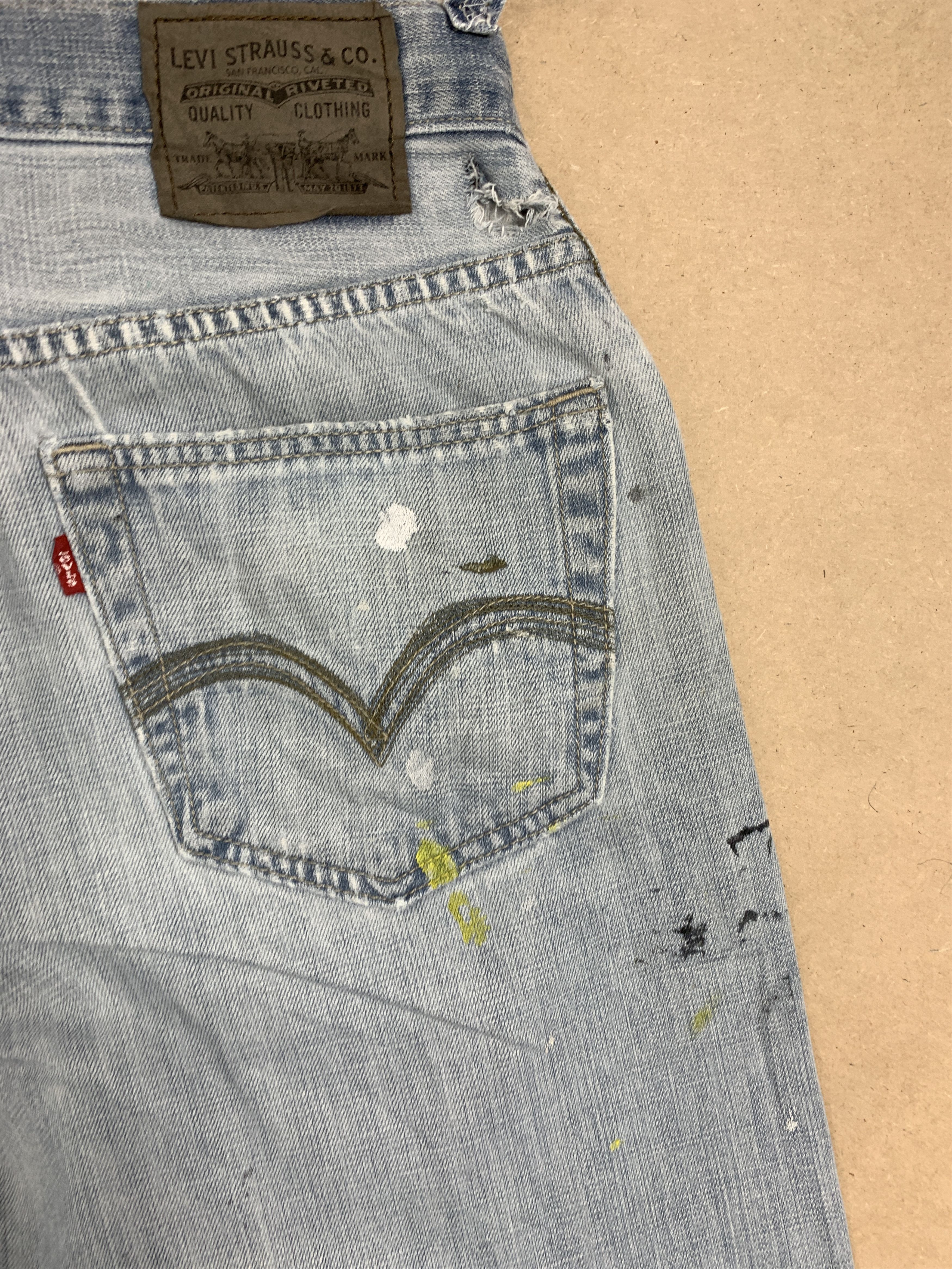 Levi's Vintage Levi's 559 VintageTag Painter Distressed Jeans P0203 Size US 29 - 12 Thumbnail