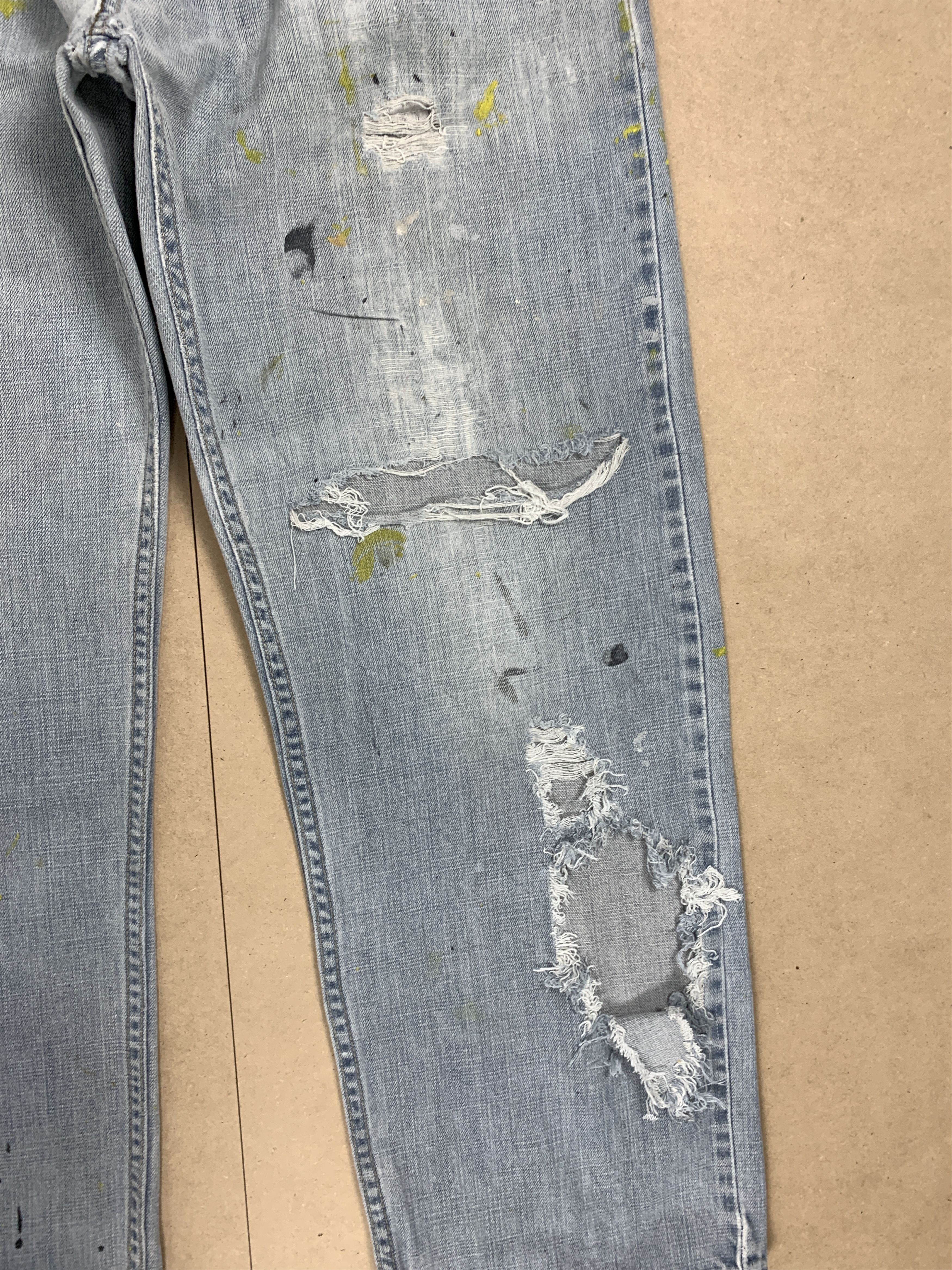 Levi's Vintage Levi's 559 VintageTag Painter Distressed Jeans P0203 Size US 29 - 5 Thumbnail