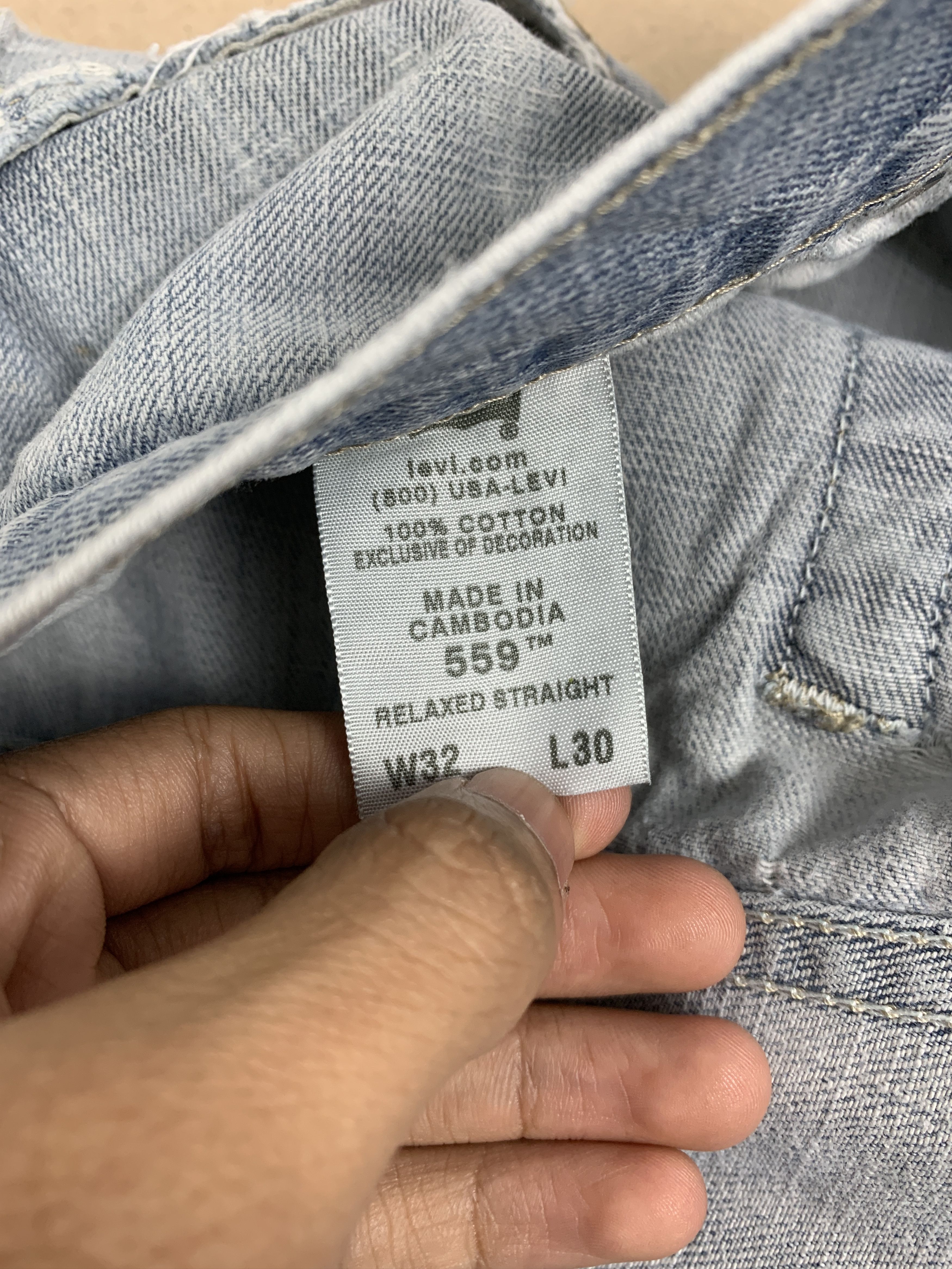Levi's Vintage Levi's 559 VintageTag Painter Distressed Jeans P0203 Size US 29 - 18 Thumbnail