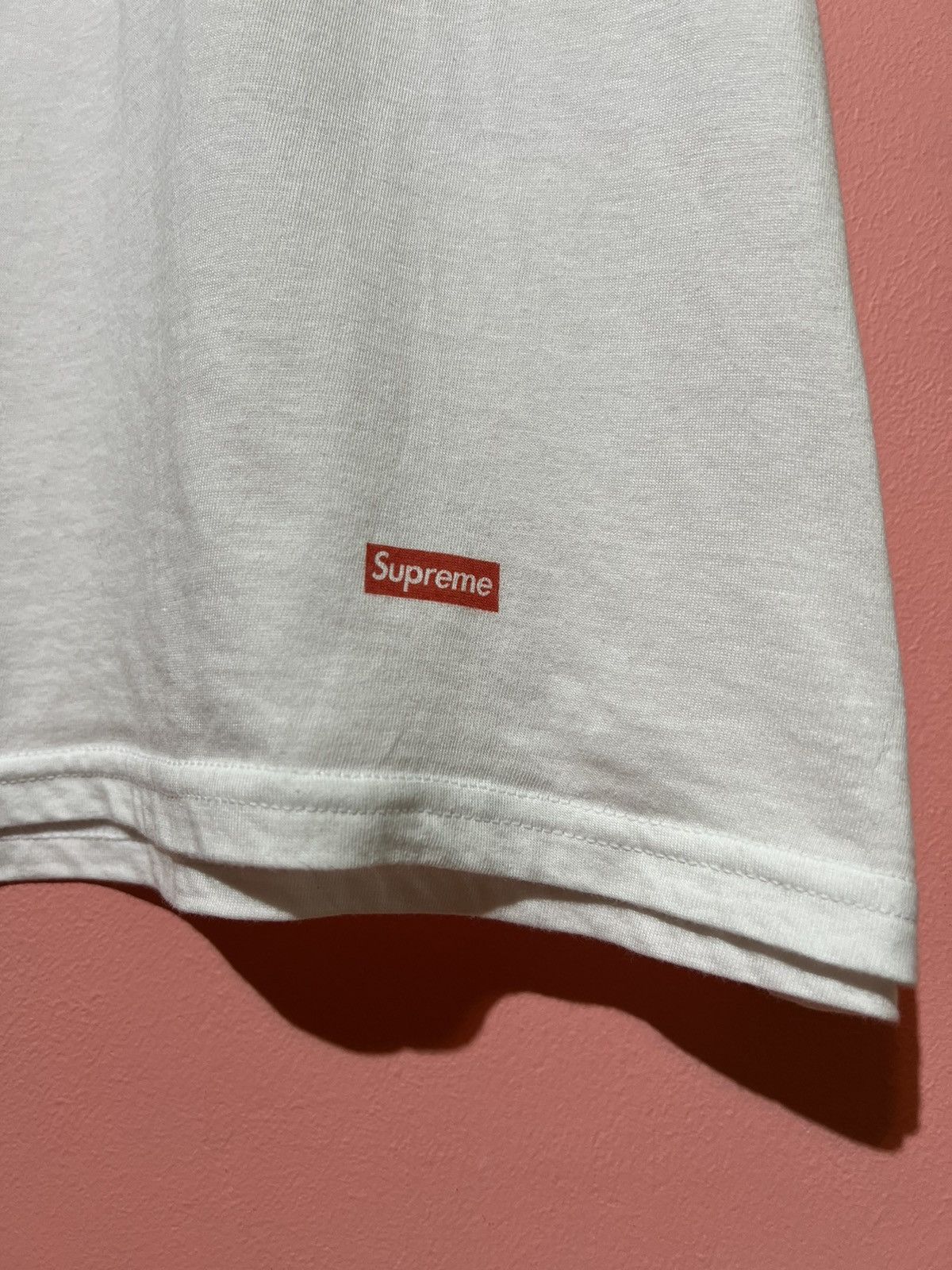 Hanes × Supreme Supreme x hanes tee t-shirt streetwear Size US L / EU 52-54 / 3 - 2 Thumbnail