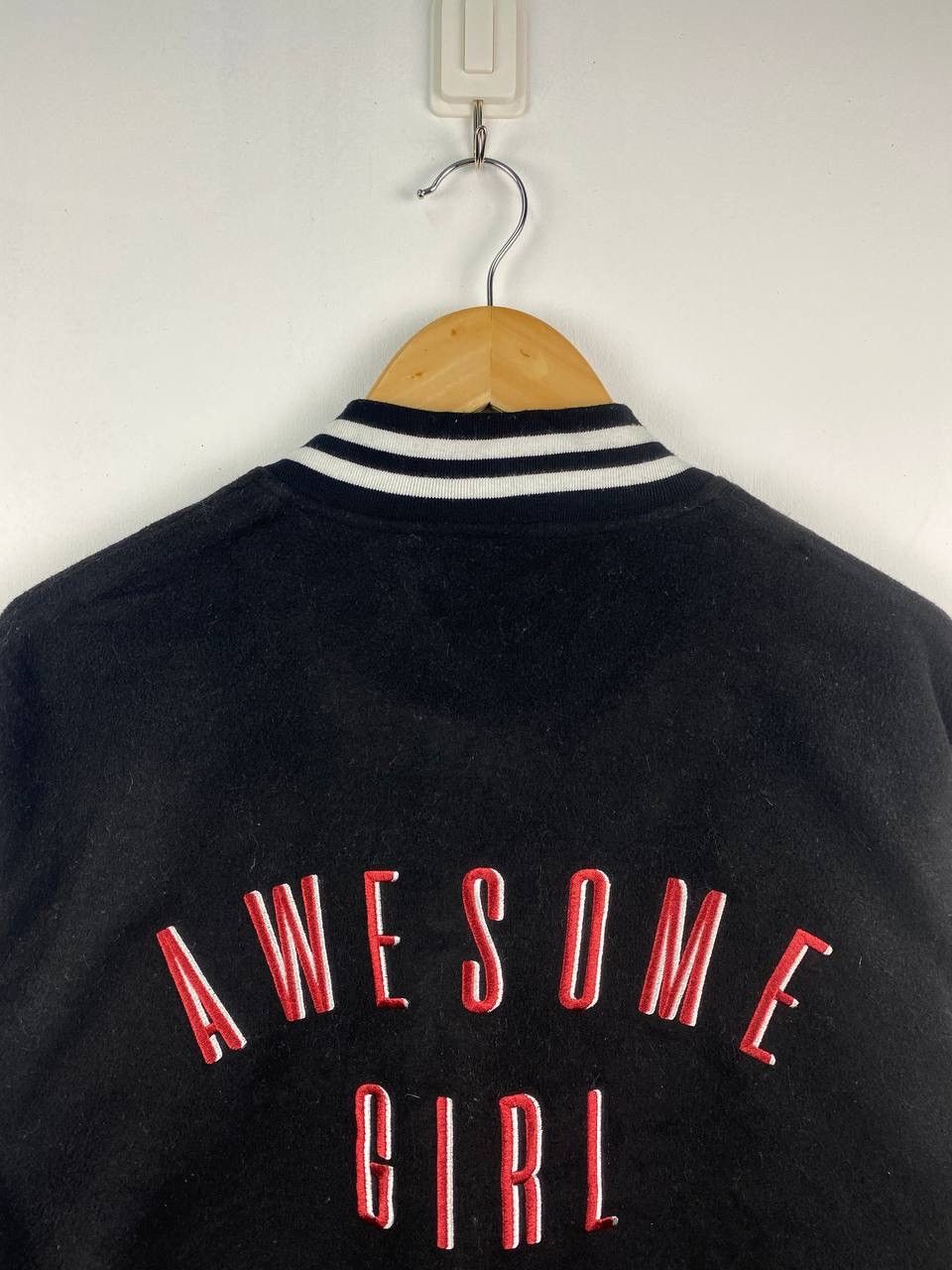 Japanese Brand Vintage awesome girl cropped varsity jacket mohair sleeve Size L / US 10 / IT 46 - 7 Thumbnail