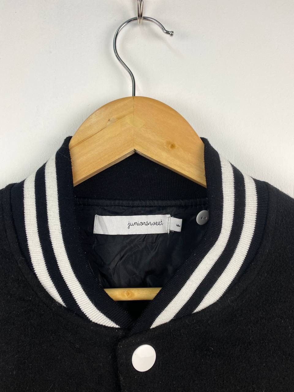 Japanese Brand Vintage awesome girl cropped varsity jacket mohair sleeve Size L / US 10 / IT 46 - 4 Thumbnail