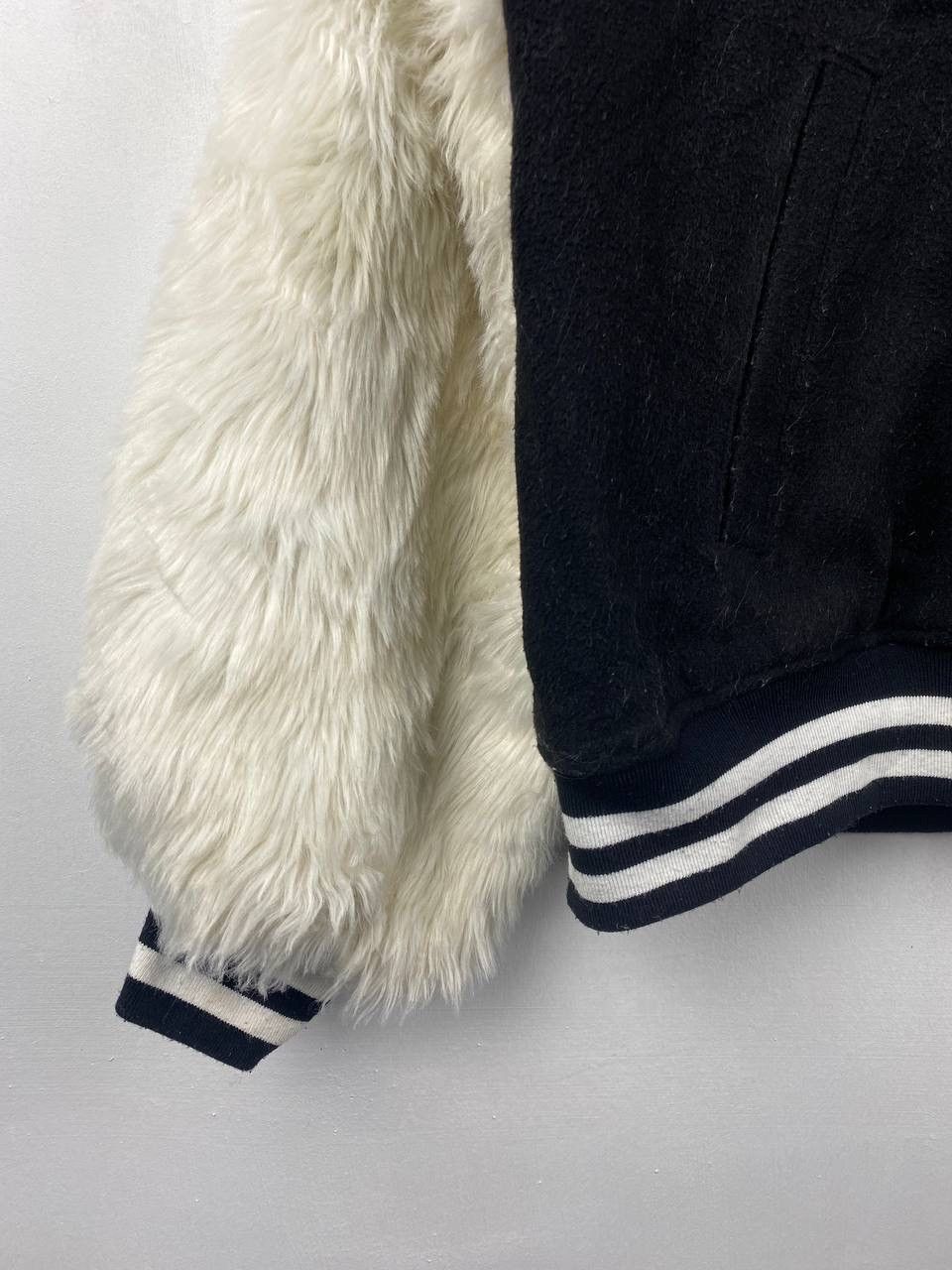 Japanese Brand Vintage awesome girl cropped varsity jacket mohair sleeve Size L / US 10 / IT 46 - 9 Thumbnail