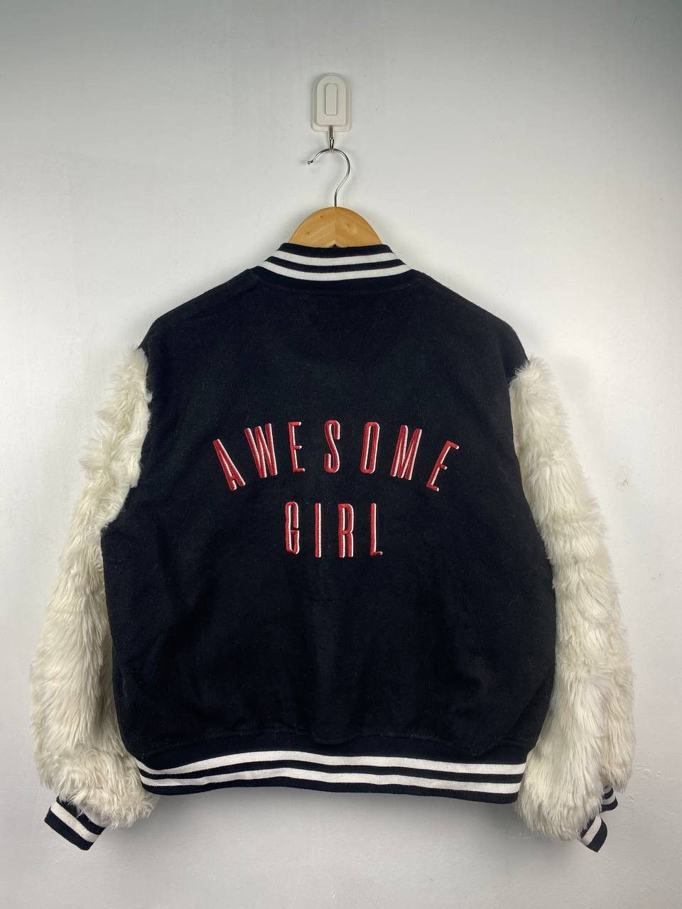Japanese Brand Vintage awesome girl cropped varsity jacket mohair sleeve Size L / US 10 / IT 46 - 1 Thumbnail