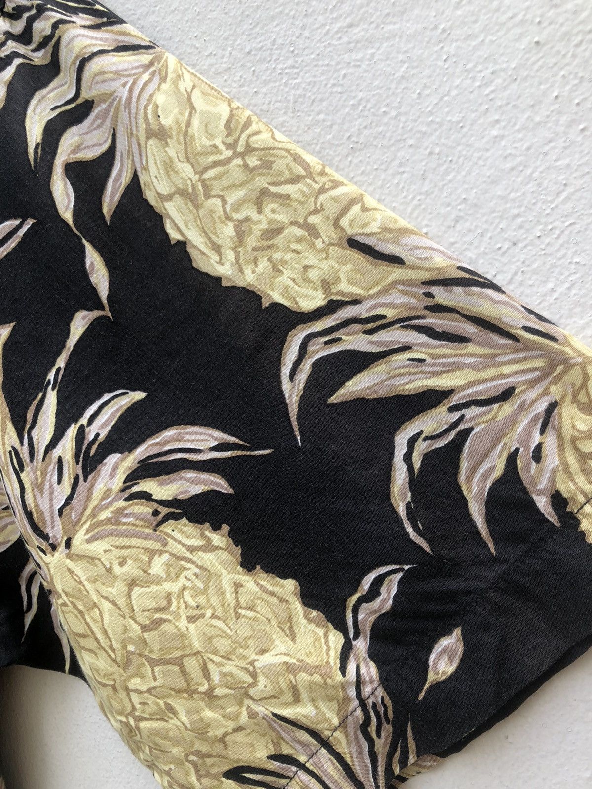Vintage Japan Hawaiian Island Magic Pineapple Panel Print Rayon Size US M / EU 48-50 / 2 - 7 Thumbnail