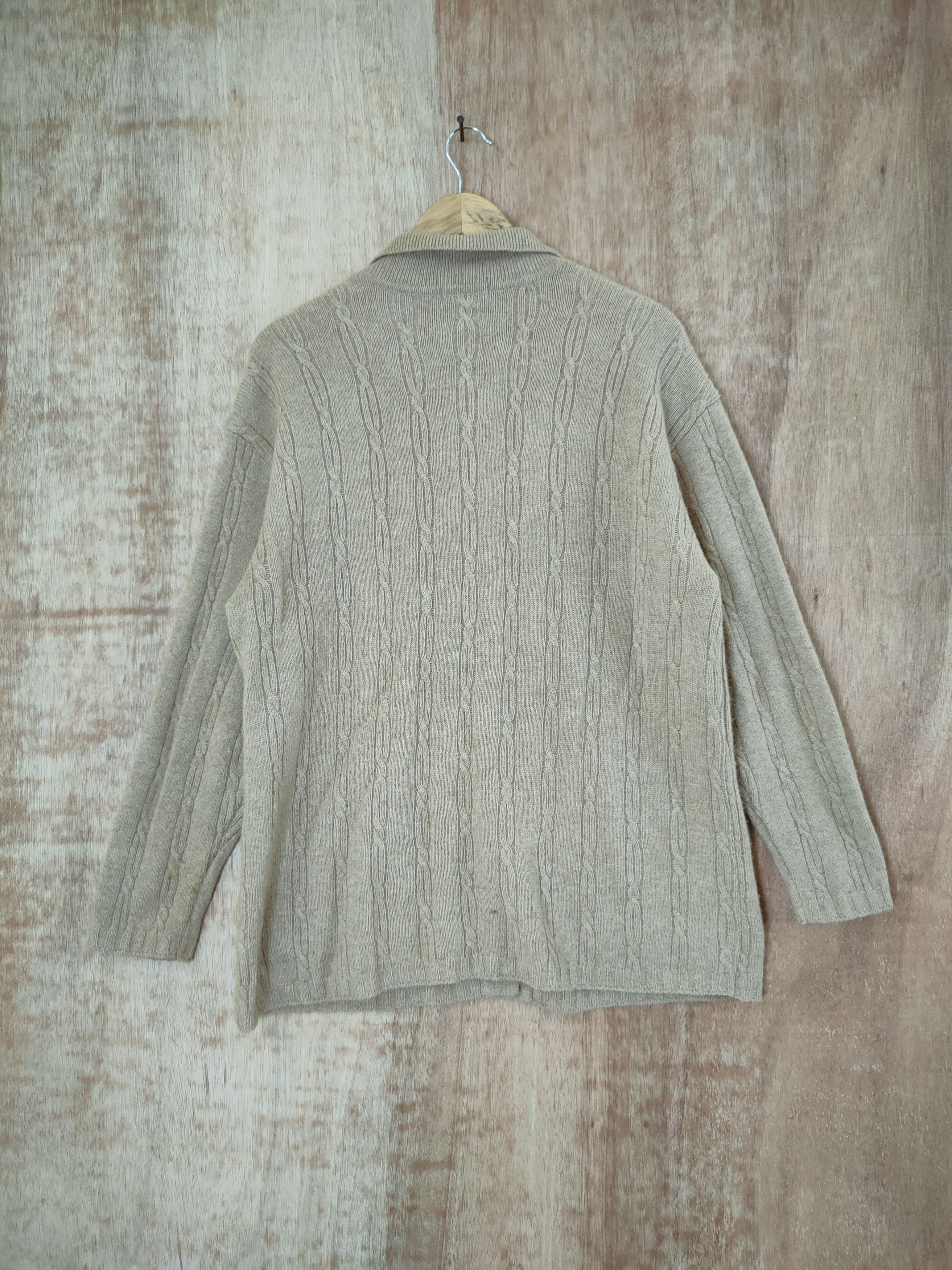 Aran Isles Knitwear D Zazie cardigan cable knitwear japan vintage #46-529 Size US L / EU 52-54 / 3 - 9 Thumbnail