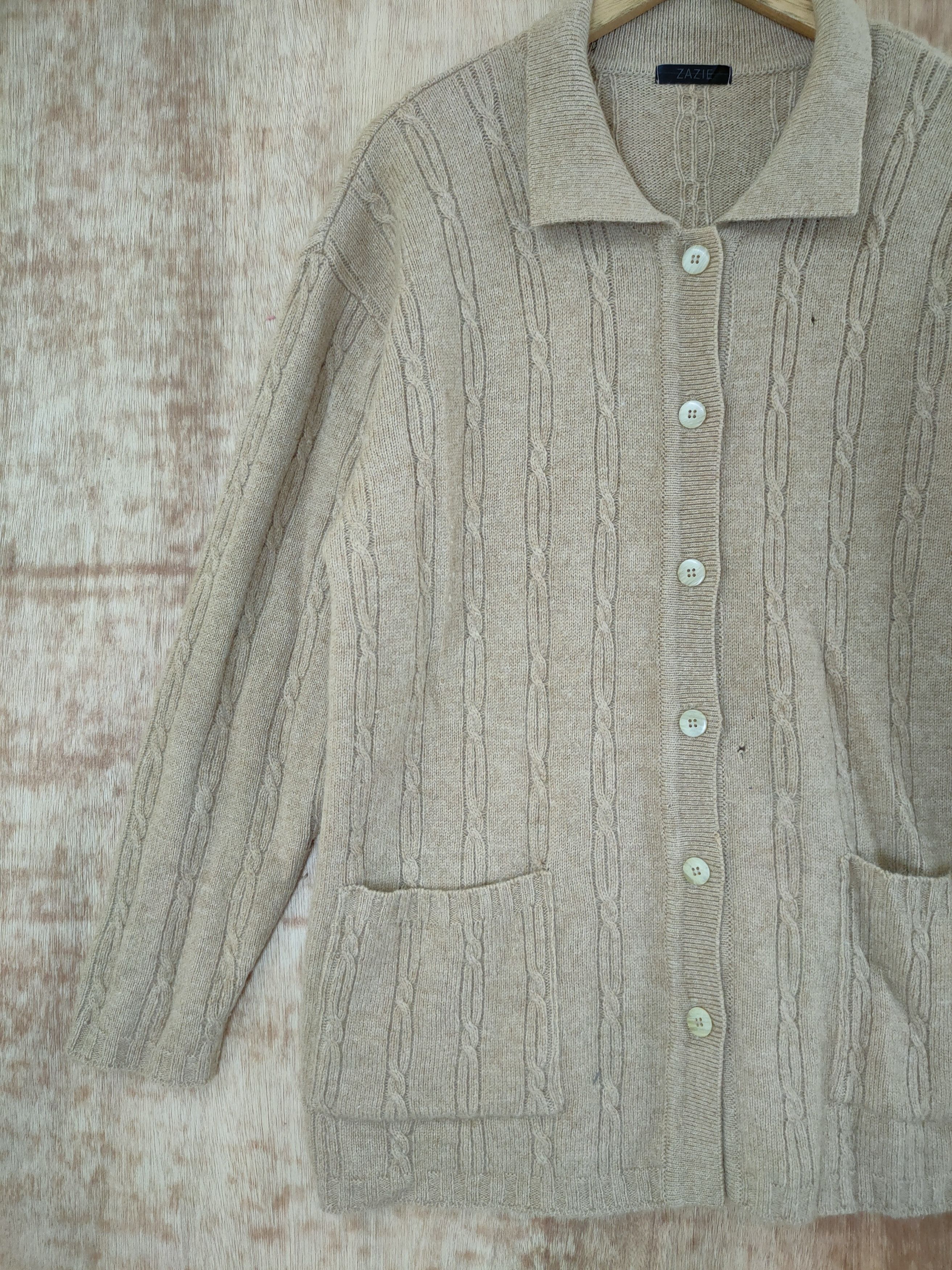 Aran Isles Knitwear D Zazie cardigan cable knitwear japan vintage #46-529 Size US L / EU 52-54 / 3 - 2 Thumbnail
