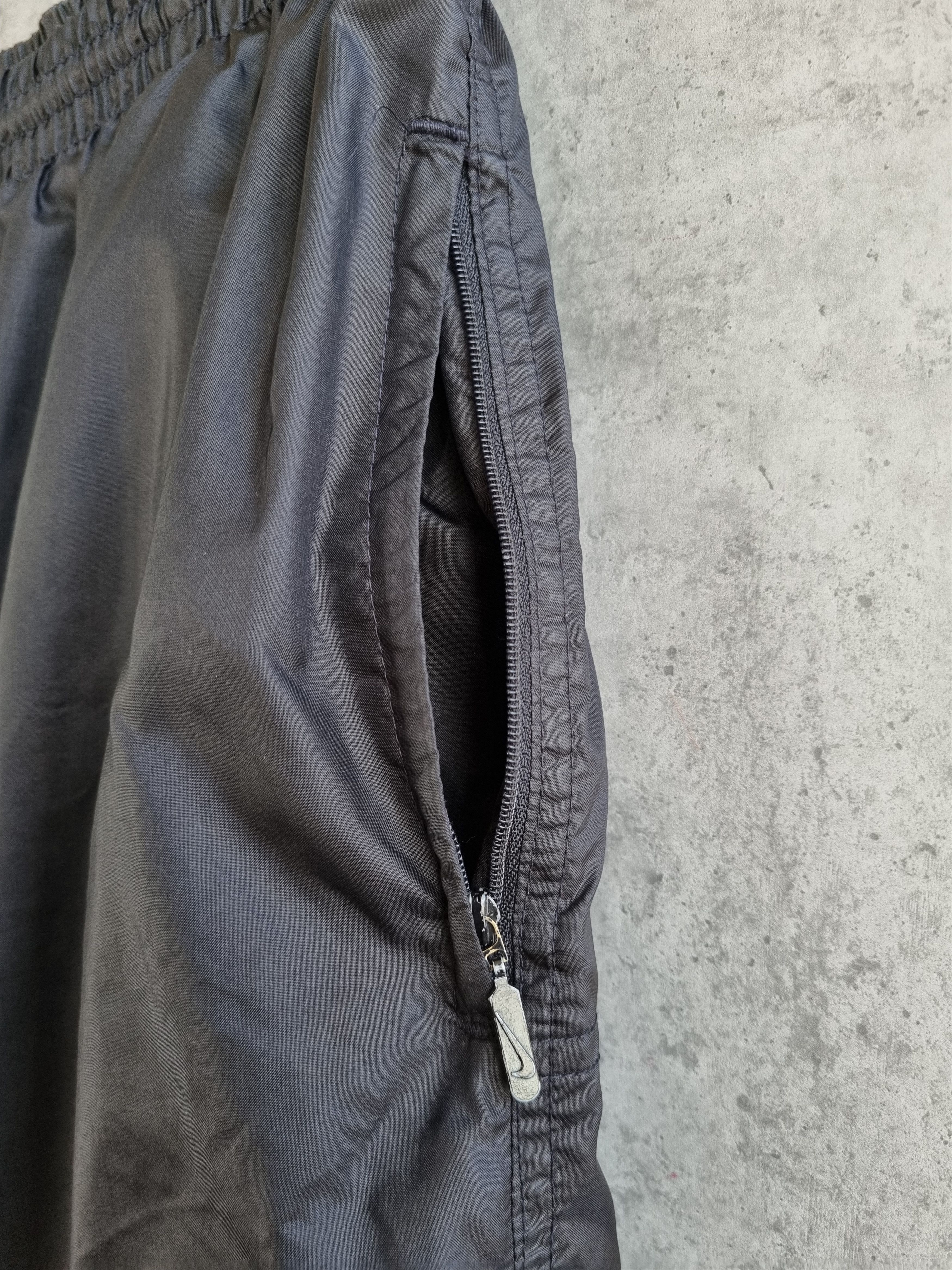 Nike × Vintage Rare 90s Full Black NIKE Sport Nylon Pants Size US 32 / EU 48 - 8 Thumbnail