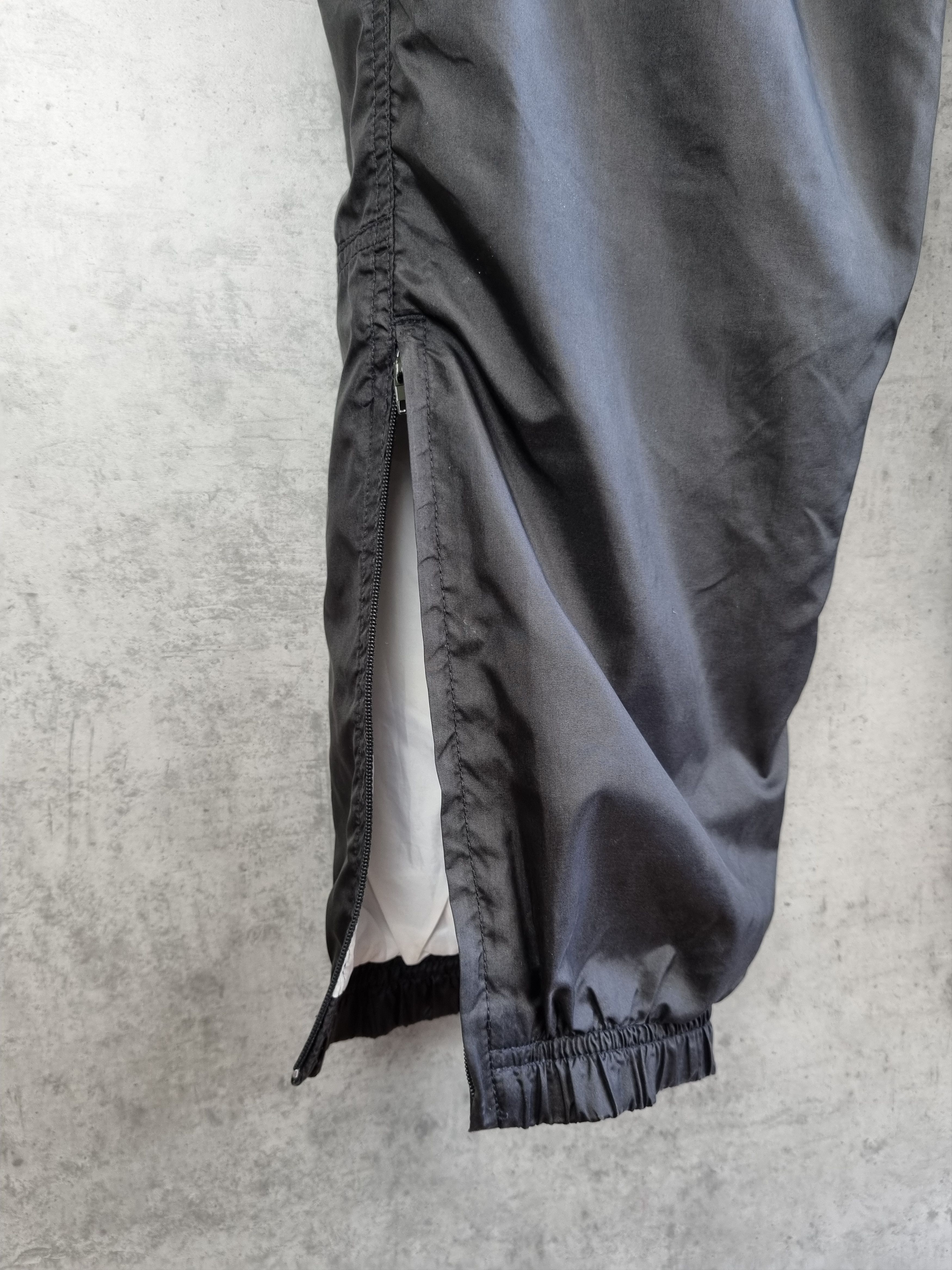 Nike × Vintage Rare 90s Full Black NIKE Sport Nylon Pants Size US 32 / EU 48 - 9 Thumbnail