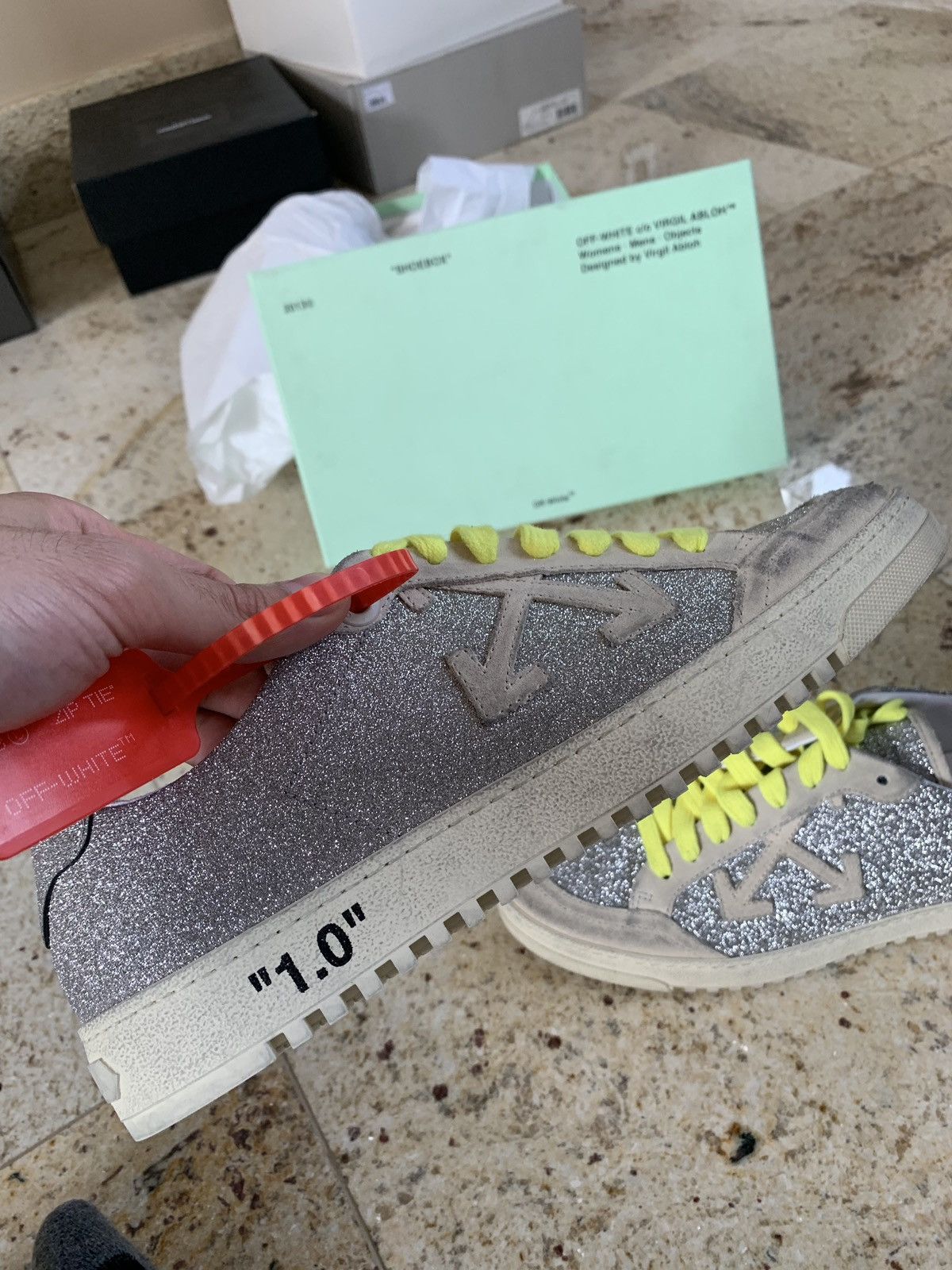 Off-White o1rshd1 Glitter 2.0 Sneakers in Silver Size US 8 / EU 41 - 12 Thumbnail