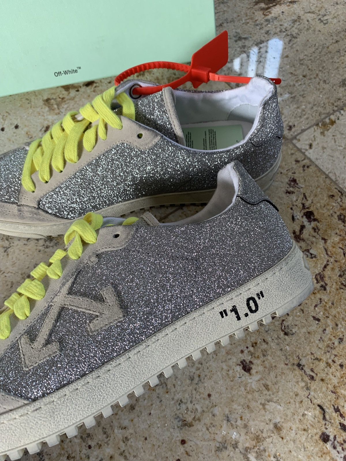 Off-White o1rshd1 Glitter 2.0 Sneakers in Silver Size US 8 / EU 41 - 6 Thumbnail