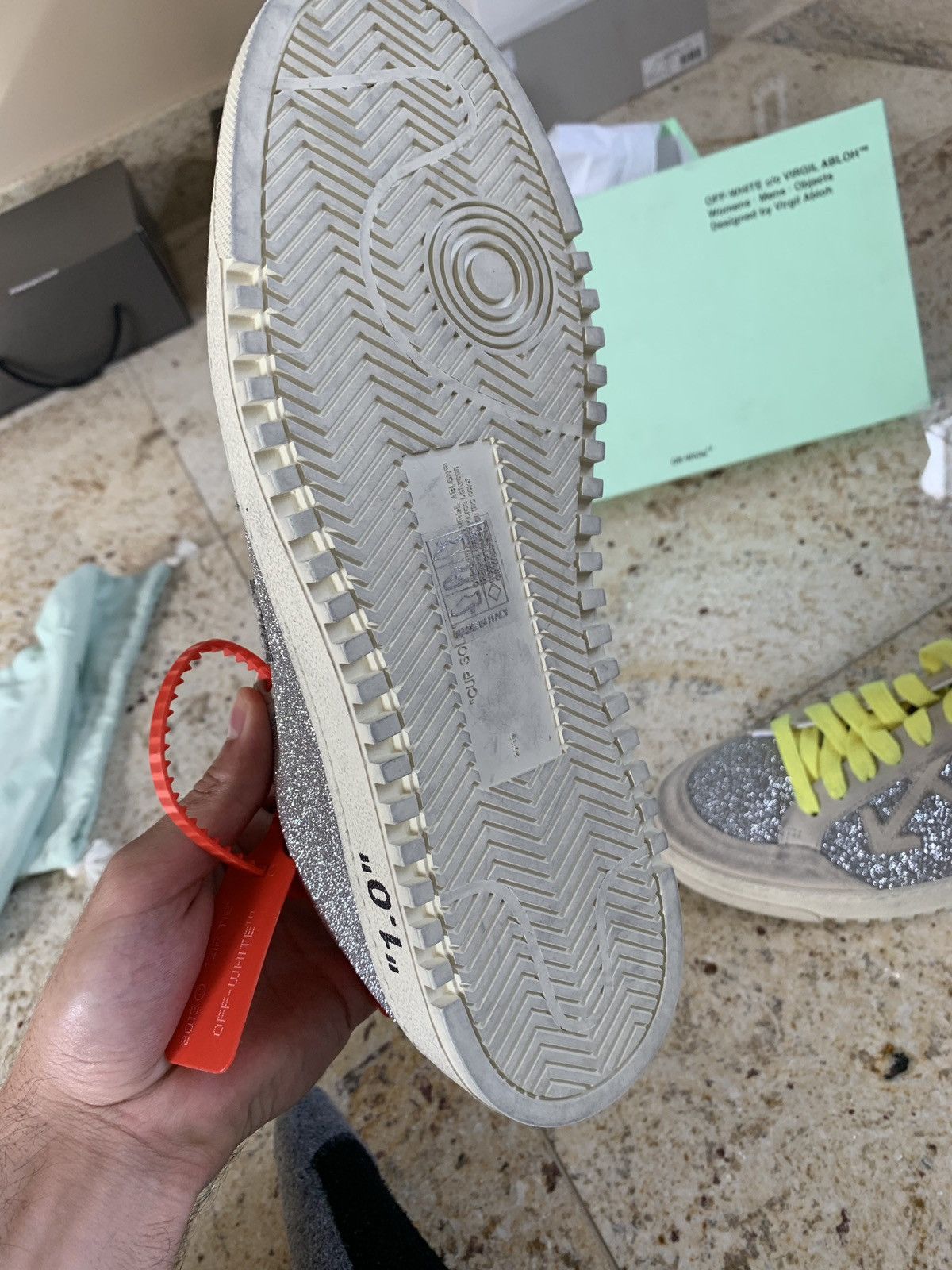 Off-White o1rshd1 Glitter 2.0 Sneakers in Silver Size US 8 / EU 41 - 16 Thumbnail