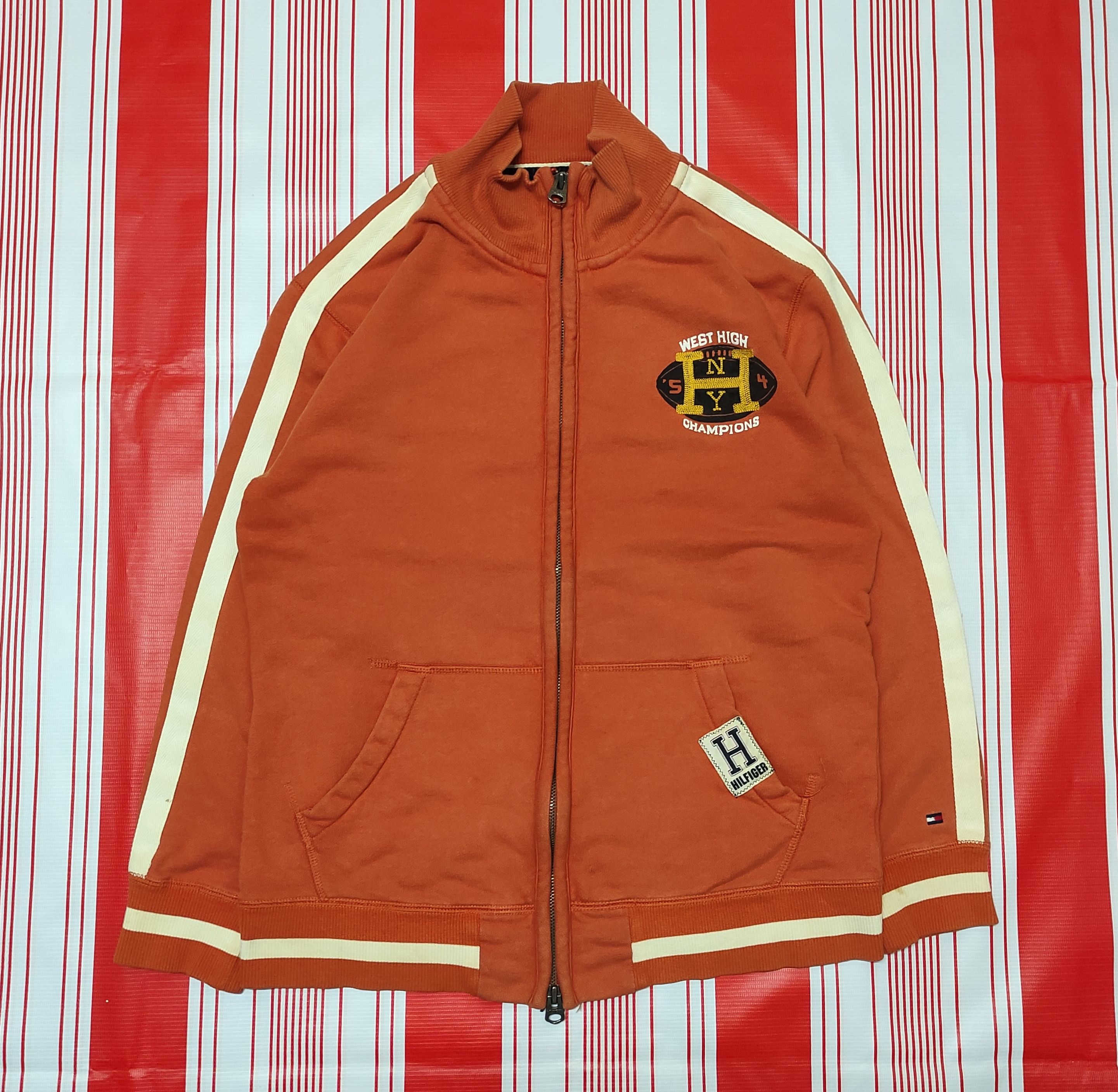 Tommy Hilfiger × Vintage Tommy hilfiger West High championsRugbysweater Size US S / EU 44-46 / 1 - 1 Thumbnail