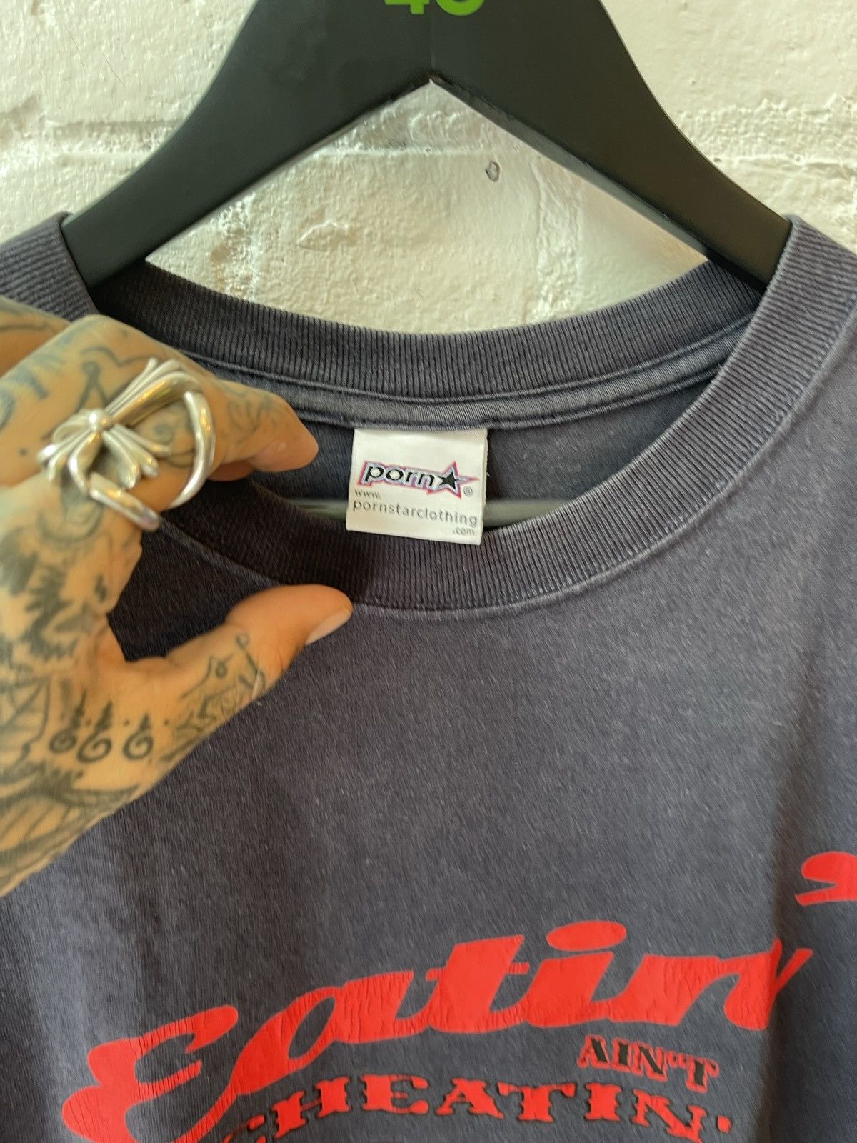 Vintage Vintage PORNSTAR EATIN AINT CHEATIN ! Haha shirt Size US L / EU 52-54 / 3 - 5 Thumbnail