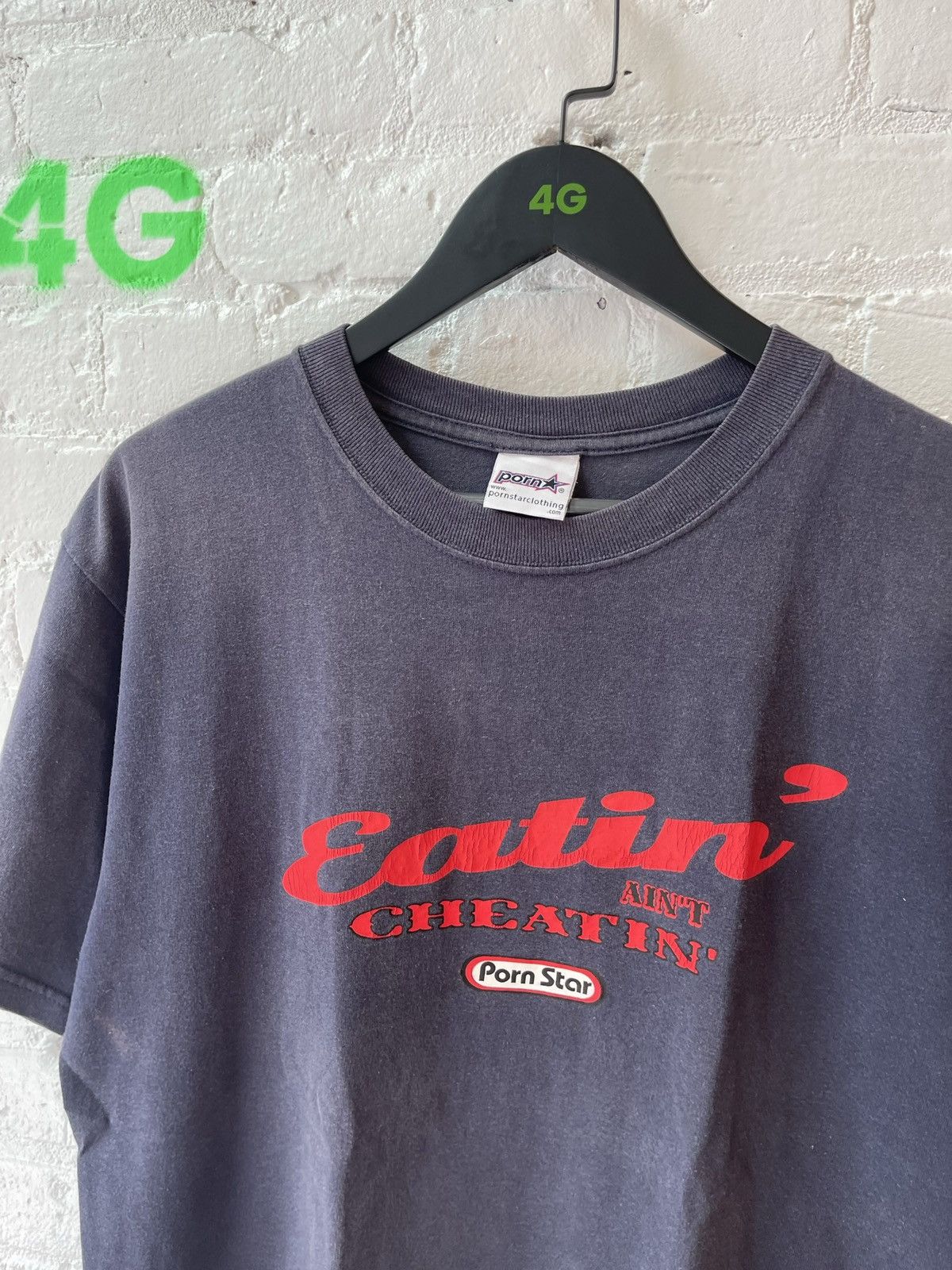 Vintage Vintage PORNSTAR EATIN AINT CHEATIN ! Haha shirt Size US L / EU 52-54 / 3 - 1 Thumbnail