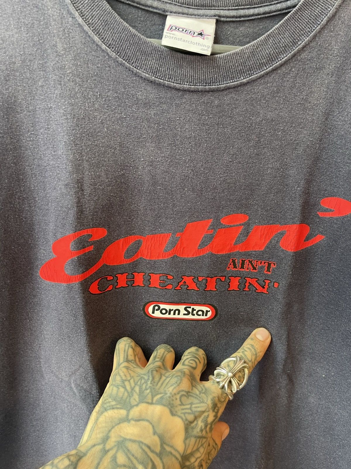 Vintage Vintage PORNSTAR EATIN AINT CHEATIN ! Haha shirt Size US L / EU 52-54 / 3 - 4 Thumbnail