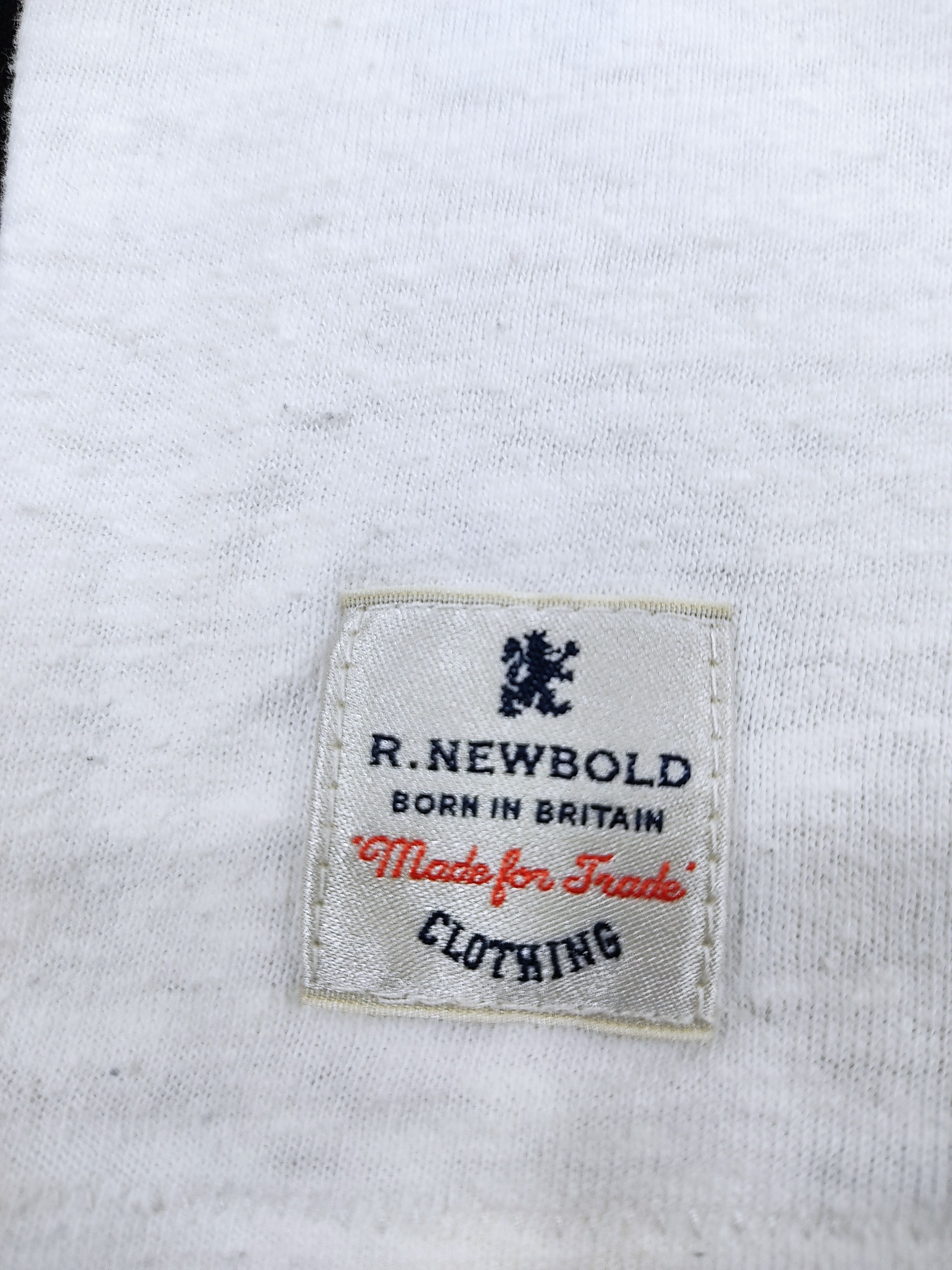 Paul Smith R.Newbold Born in Britain Cut Sew Fold Wear it Tee T-shirt Size L / US 10 / IT 46 - 4 Thumbnail