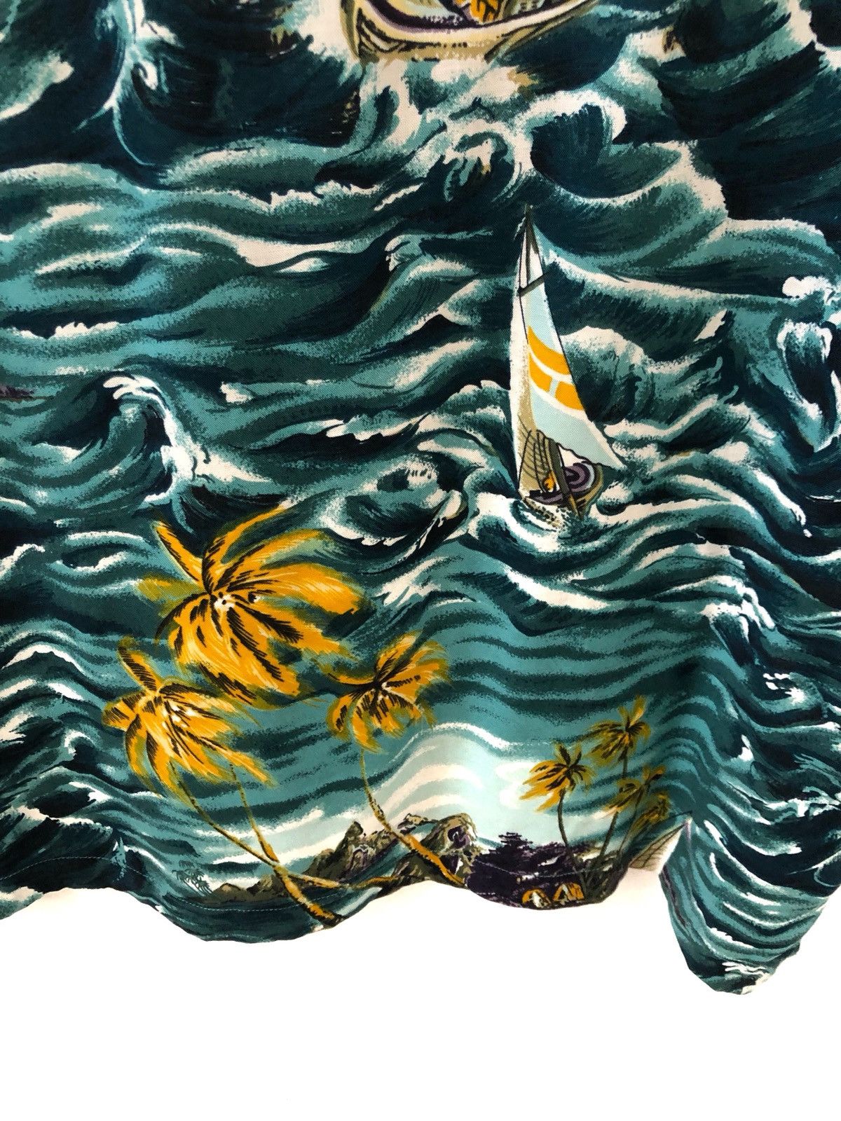 Tommy Bahama Vintage TB 100% Rayon Sail Boat Palm Tree Ocean Hawaiian Size US M / EU 48-50 / 2 - 12 Thumbnail