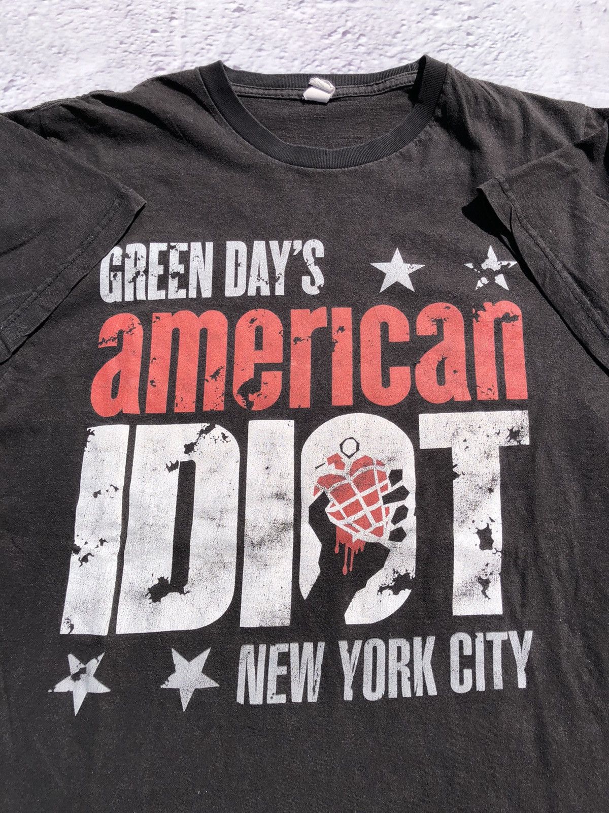 Band Tees Vintage 2000s Green Day American Idiot (Fall Out Boy Sum 41 Size US M / EU 48-50 / 2 - 4 Thumbnail