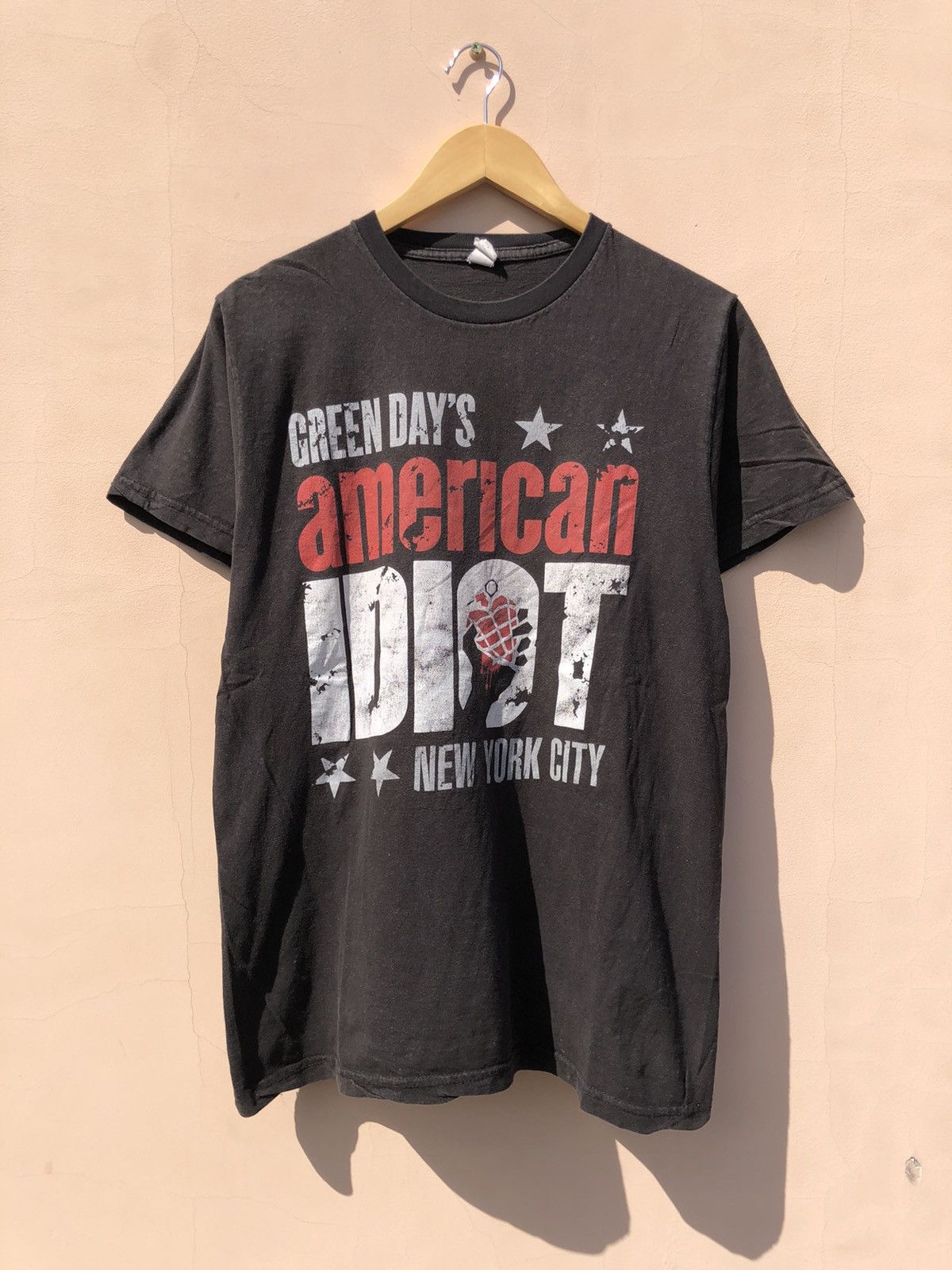 Band Tees Vintage 2000s Green Day American Idiot (Fall Out Boy Sum 41 Size US M / EU 48-50 / 2 - 1 Thumbnail