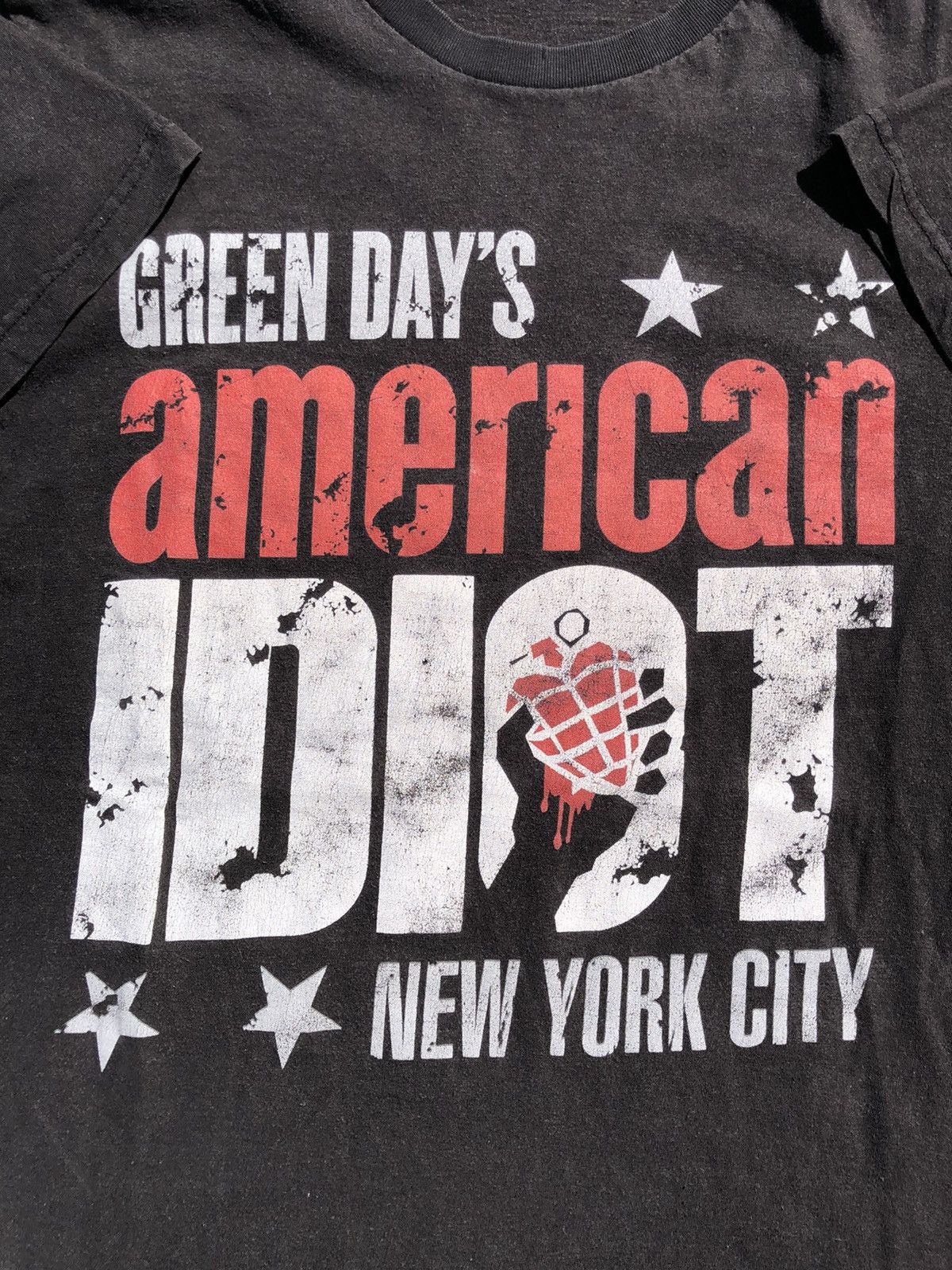 Band Tees Vintage 2000s Green Day American Idiot (Fall Out Boy Sum 41 Size US M / EU 48-50 / 2 - 3 Thumbnail