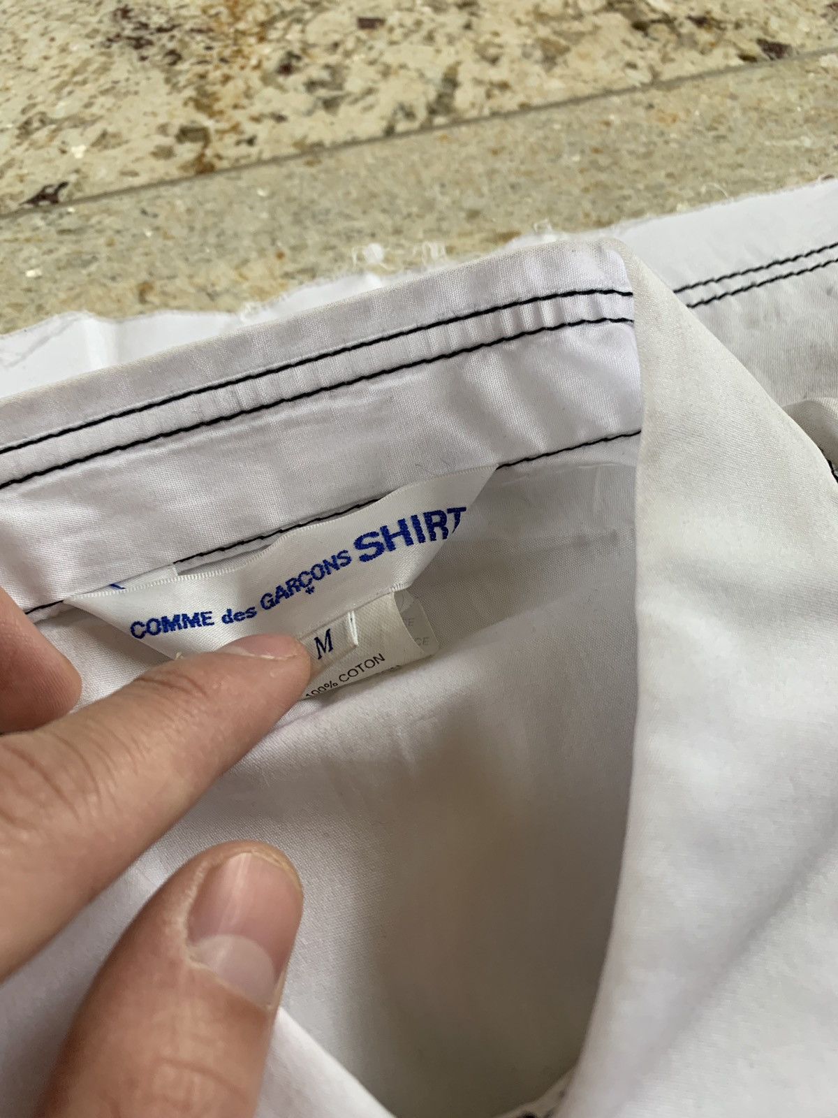 Comme des Garcons Back Attache Button Up In White With Black Stitch Size US M / EU 48-50 / 2 - 11 Thumbnail