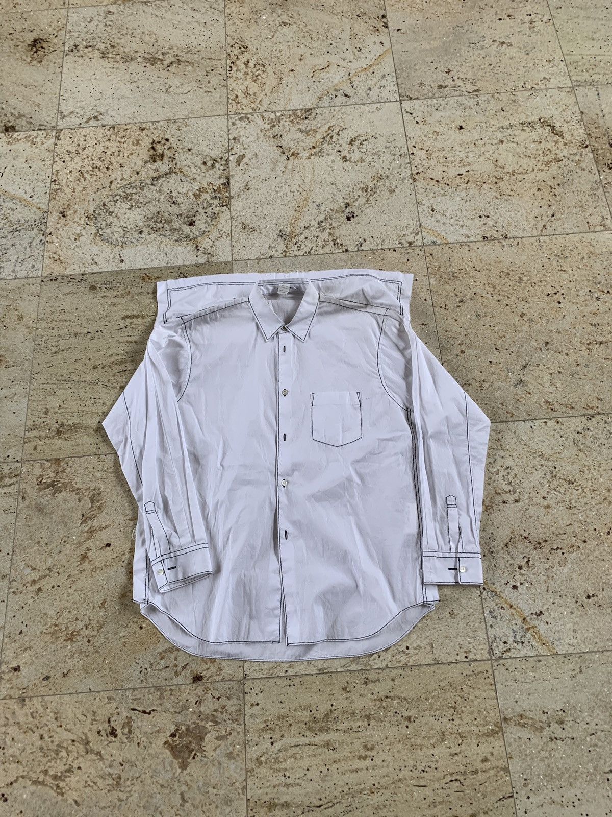 Comme des Garcons Back Attache Button Up In White With Black Stitch Size US M / EU 48-50 / 2 - 1 Thumbnail