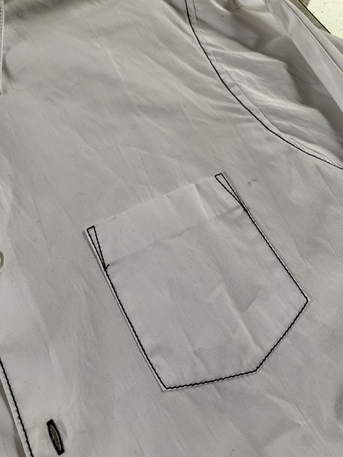 Comme des Garcons Back Attache Button Up In White With Black Stitch Size US M / EU 48-50 / 2 - 10 Thumbnail