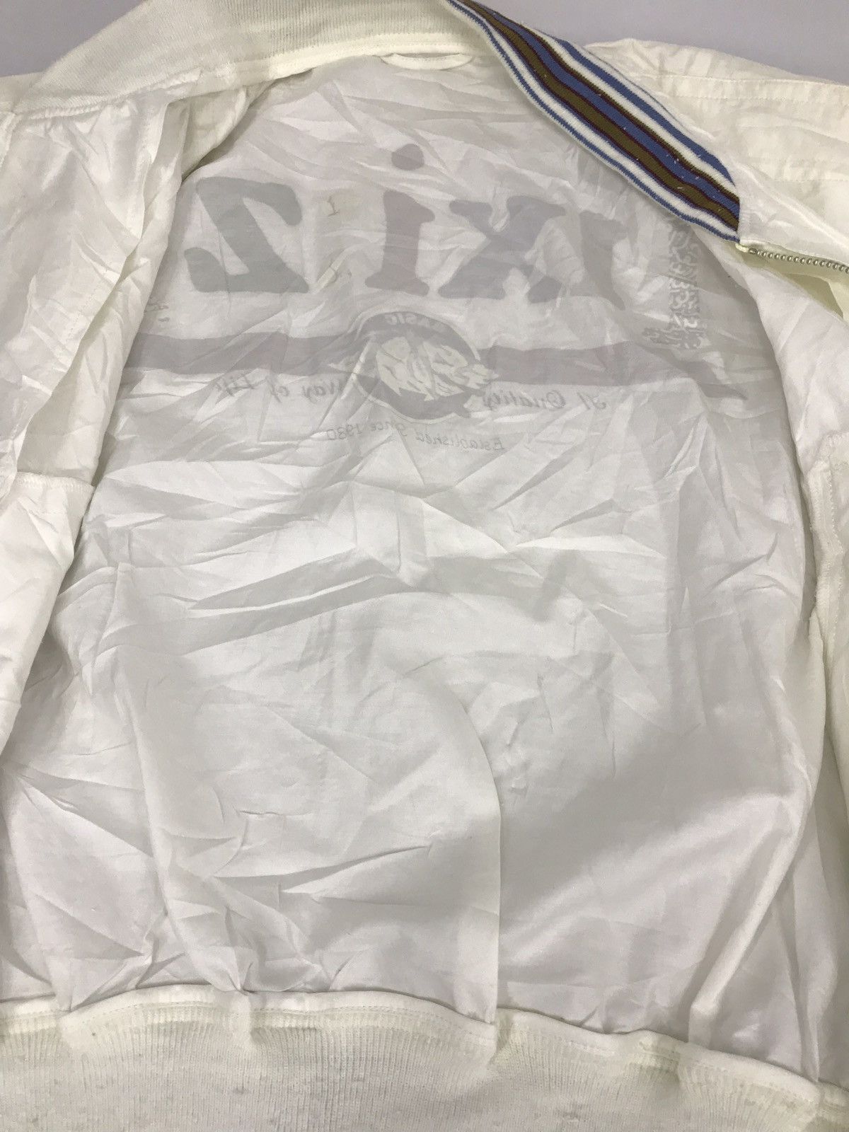 Japanese Brand Ixiz Windbreaker Light Jacket Bomber Big Logo Size US S / EU 44-46 / 1 - 7 Thumbnail