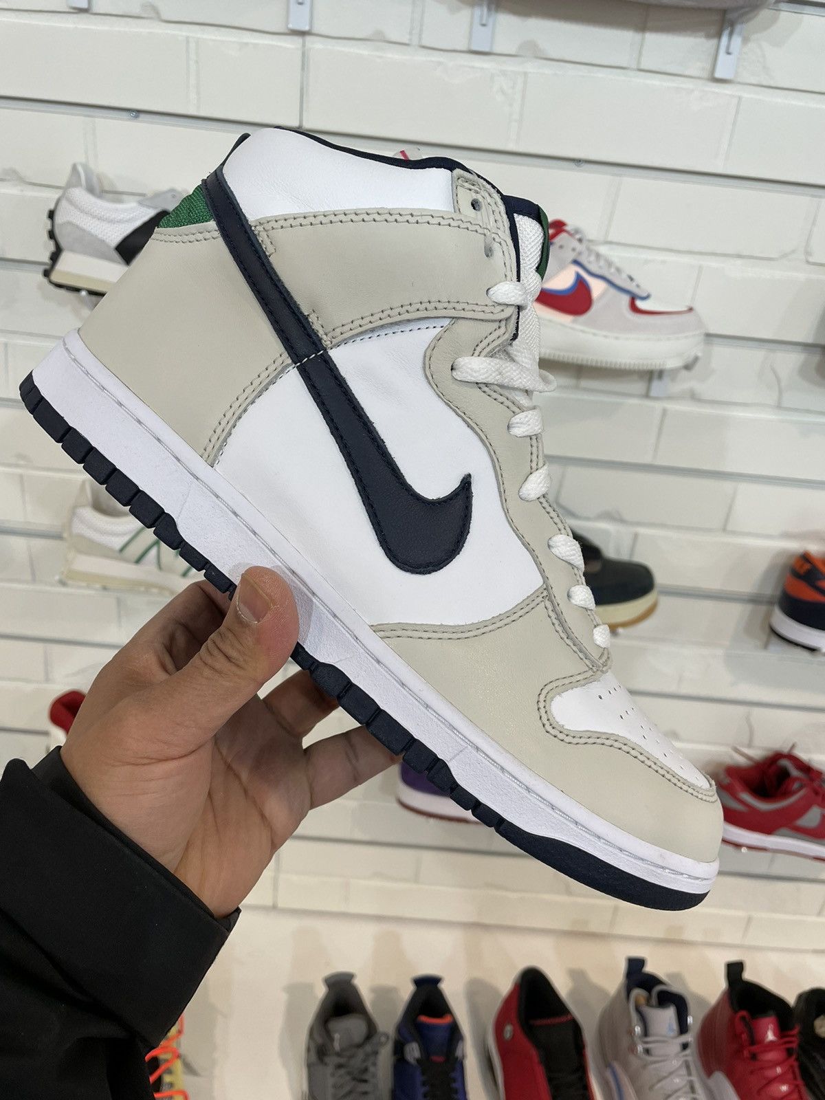 Nike Dunk High Light Bone | Obsidian-Classic Green-White Size US 12.5 / EU 45-46 - 1 Thumbnail