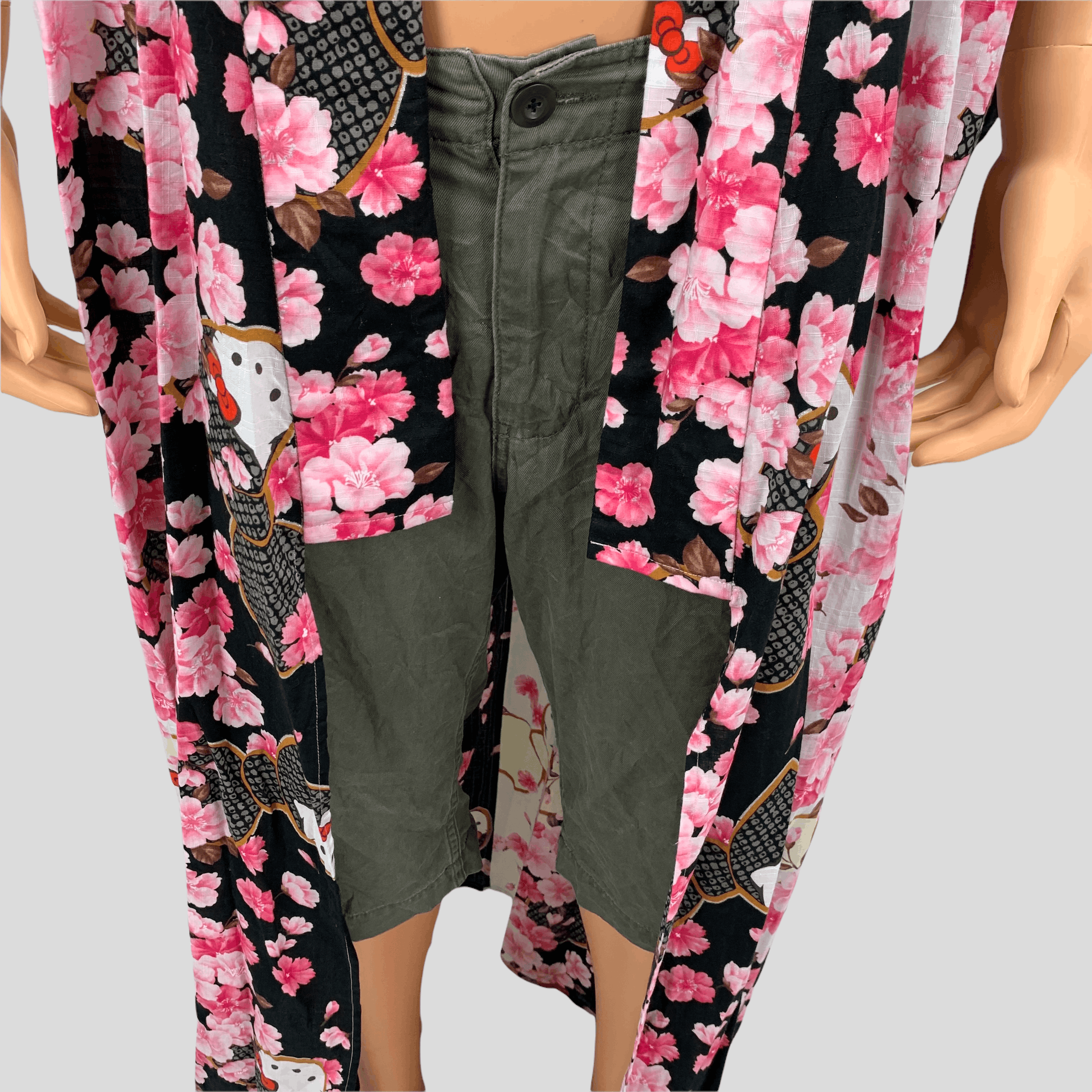 Japanese Brand Hello Kitty Sakura Graphic Printed Kimono #3672-128 Size ONE SIZE - 8 Thumbnail