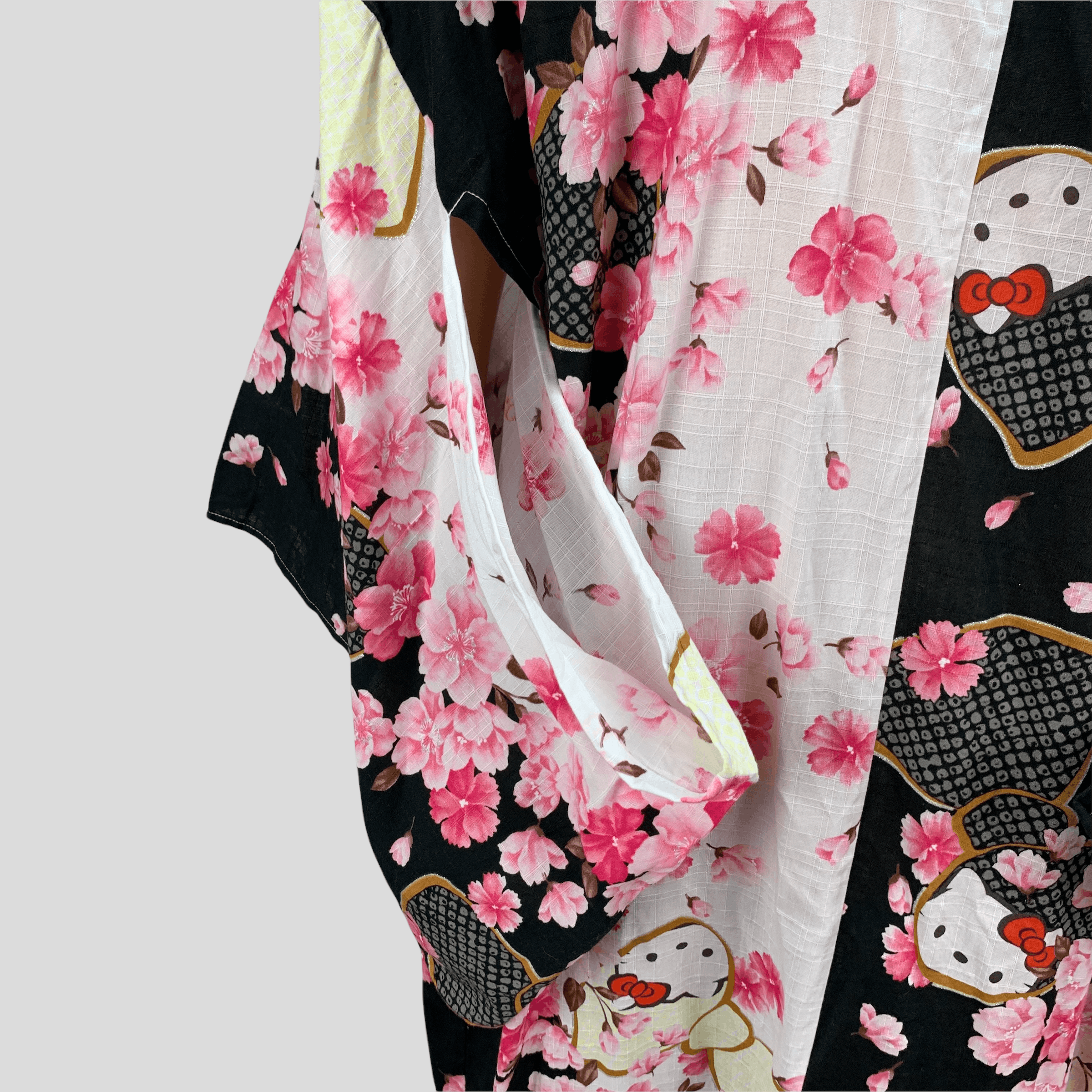 Japanese Brand Hello Kitty Sakura Graphic Printed Kimono #3672-128 Size ONE SIZE - 12 Thumbnail